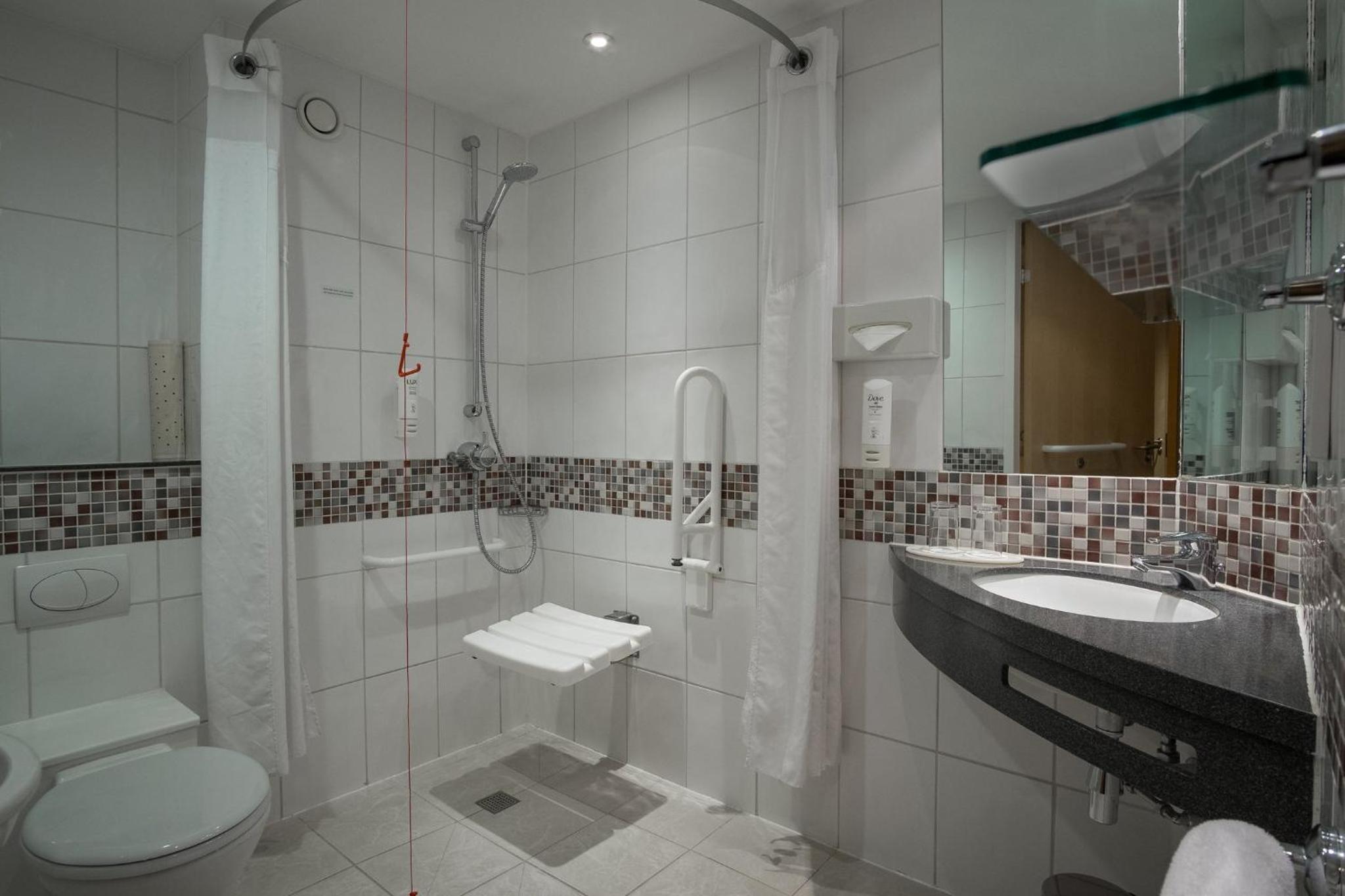 Standard Double Room - Disability Access - Photo 7