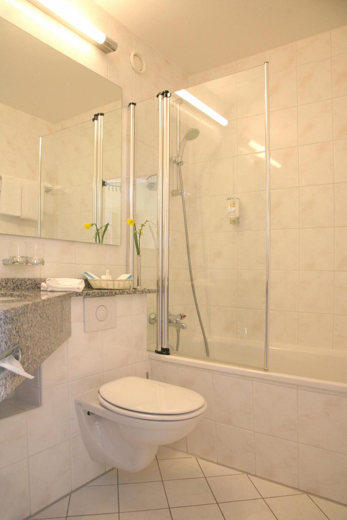 Junior Suite (2 Adults + 2 Children)