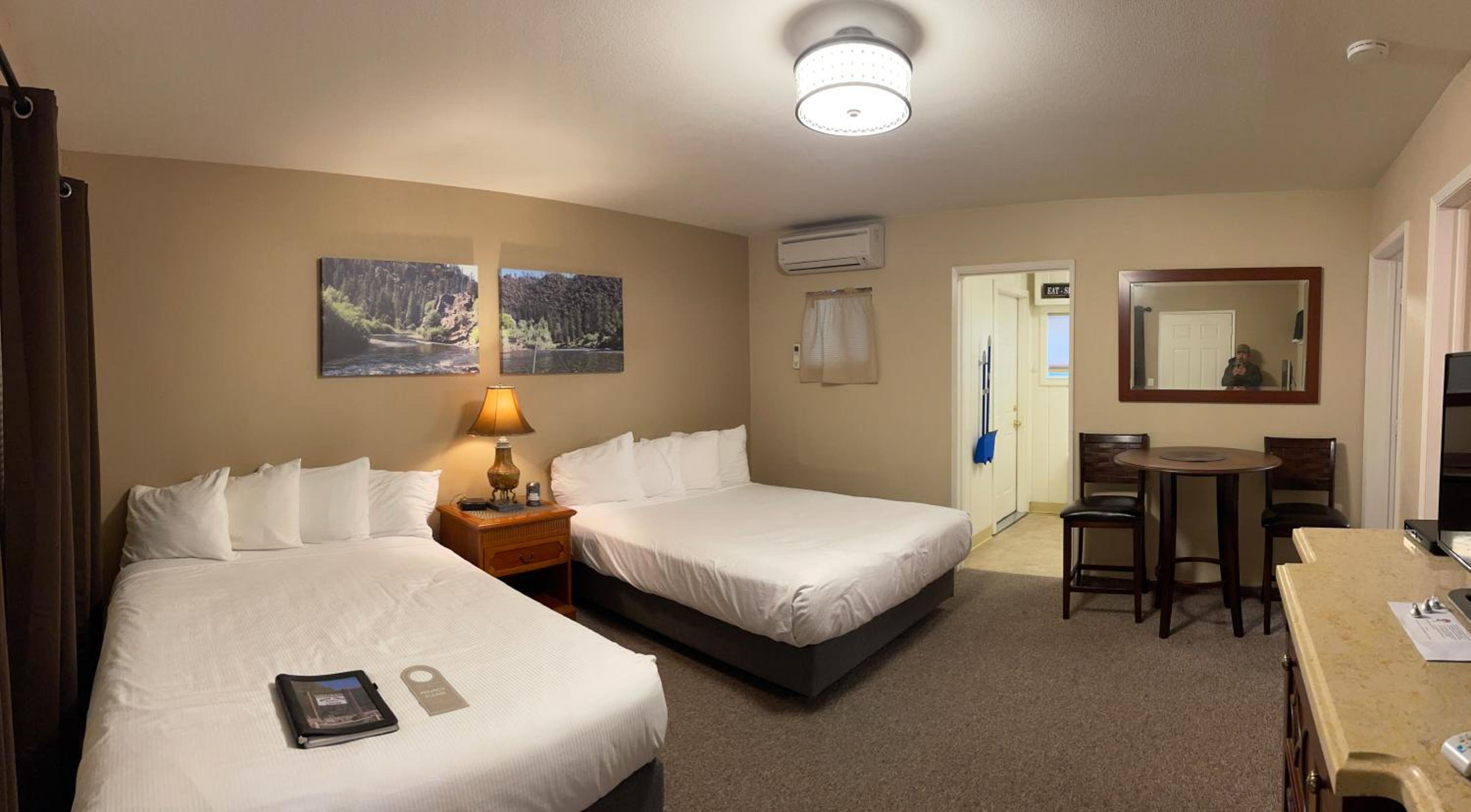 Deluxe Double Room (2 Adults + 1 Child) photo 3