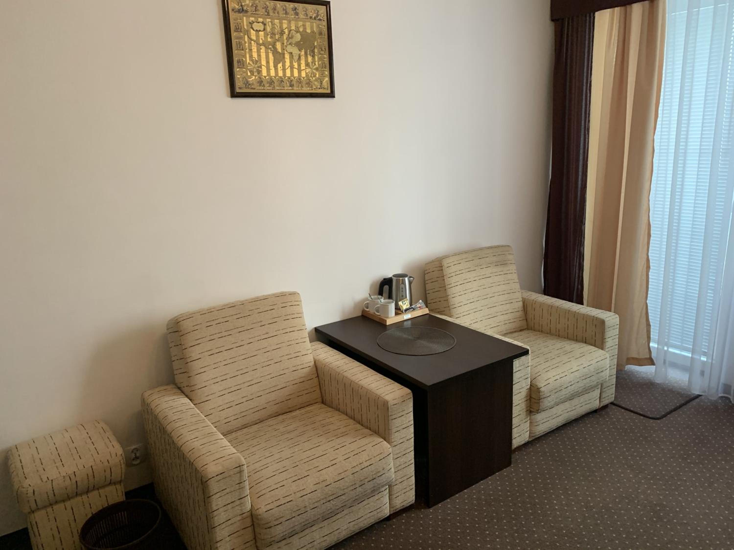 Family Room - Photo 7