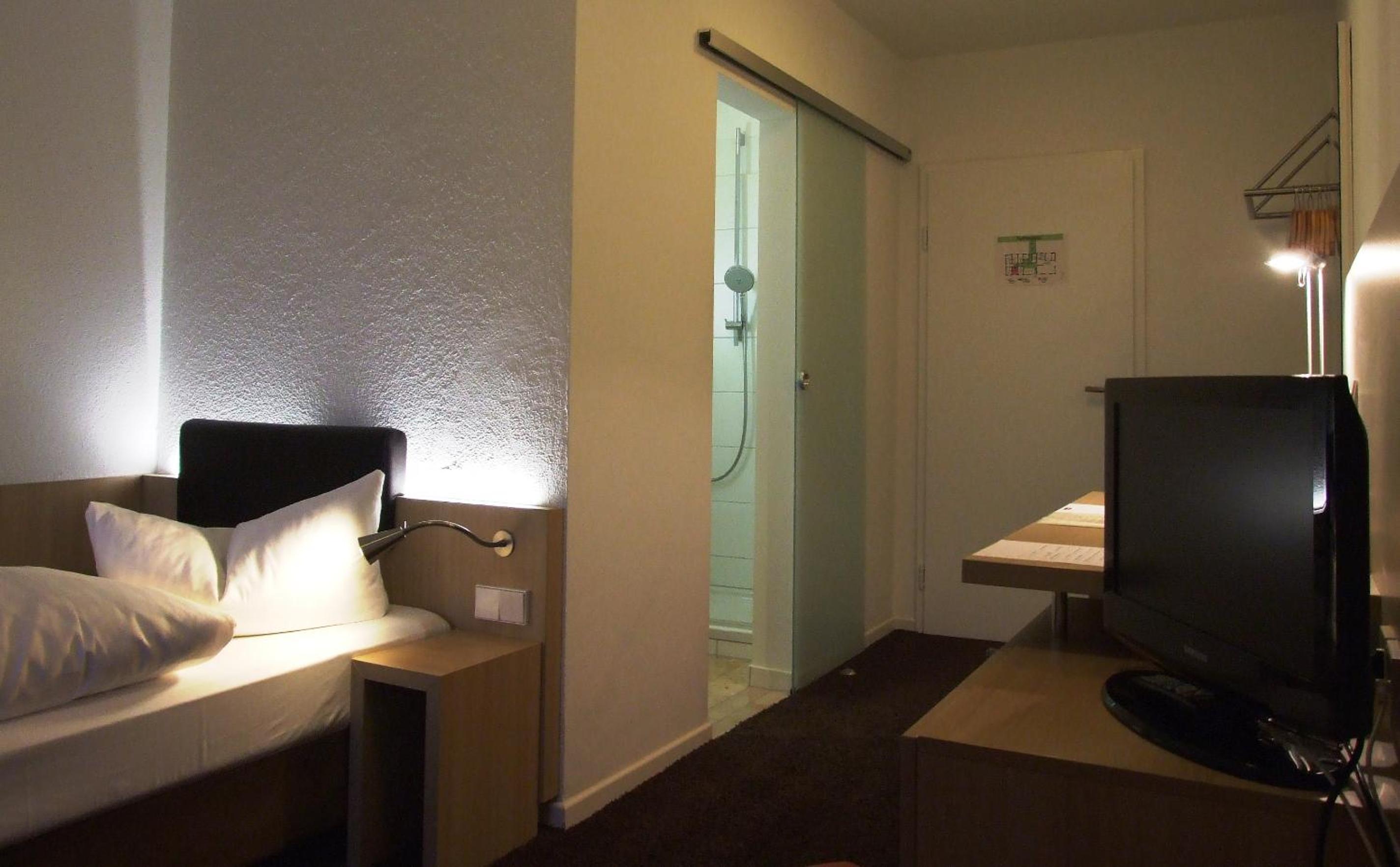 Single Room photo 2