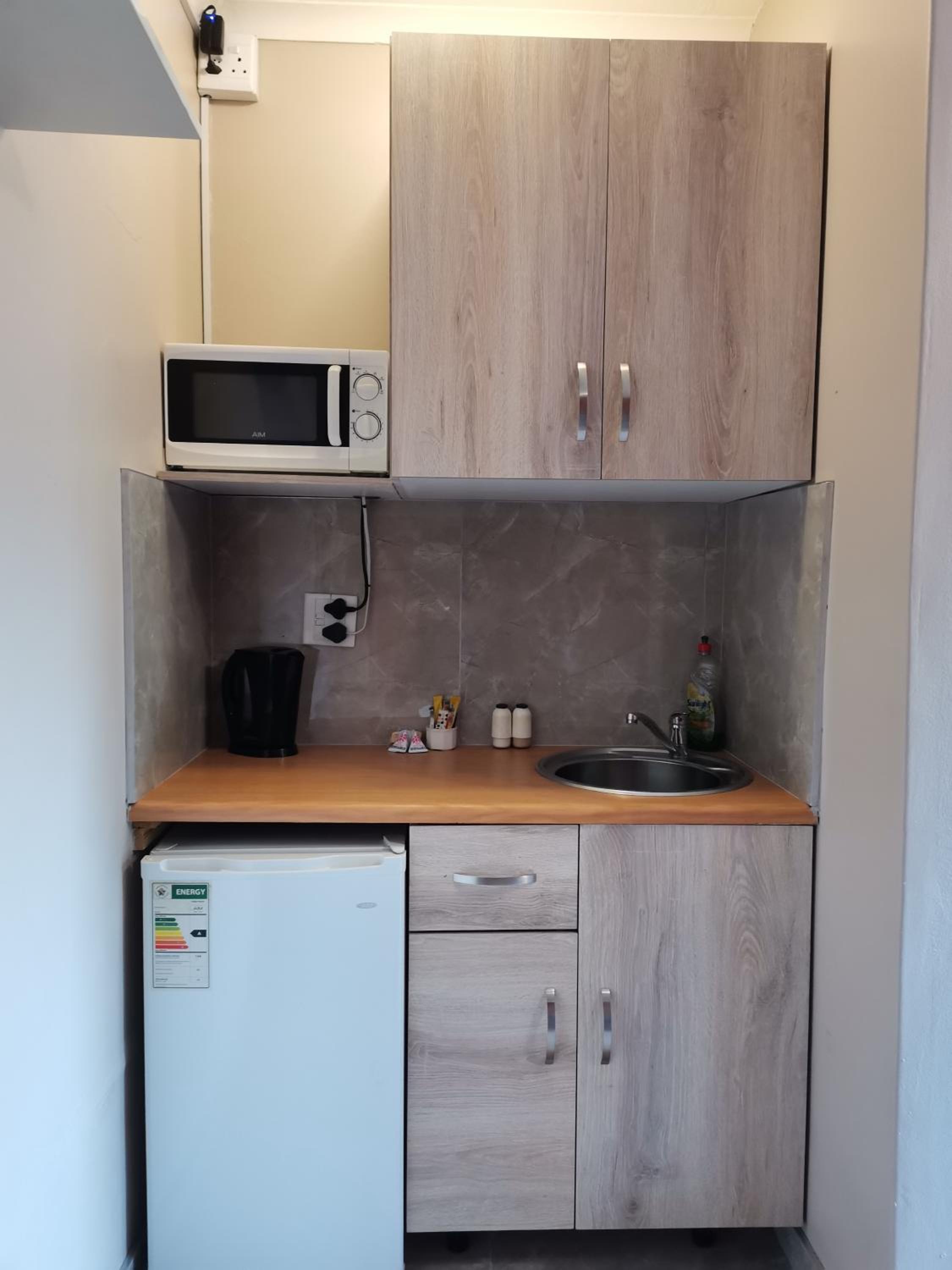 One-Bedroom Apartment - Photo 12