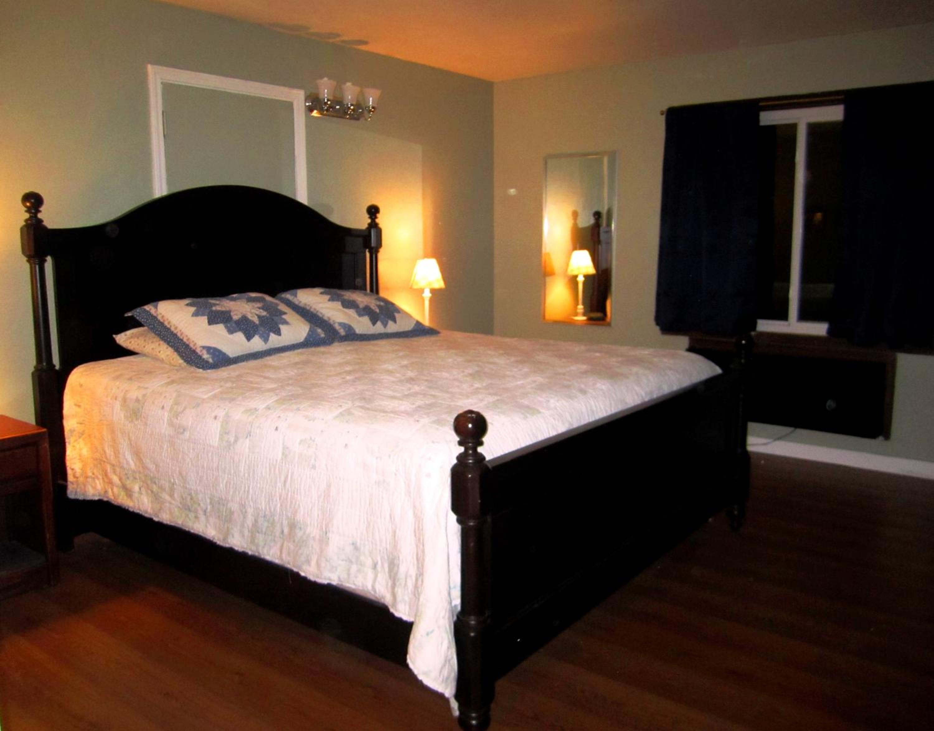 Deluxe King Room photo 1