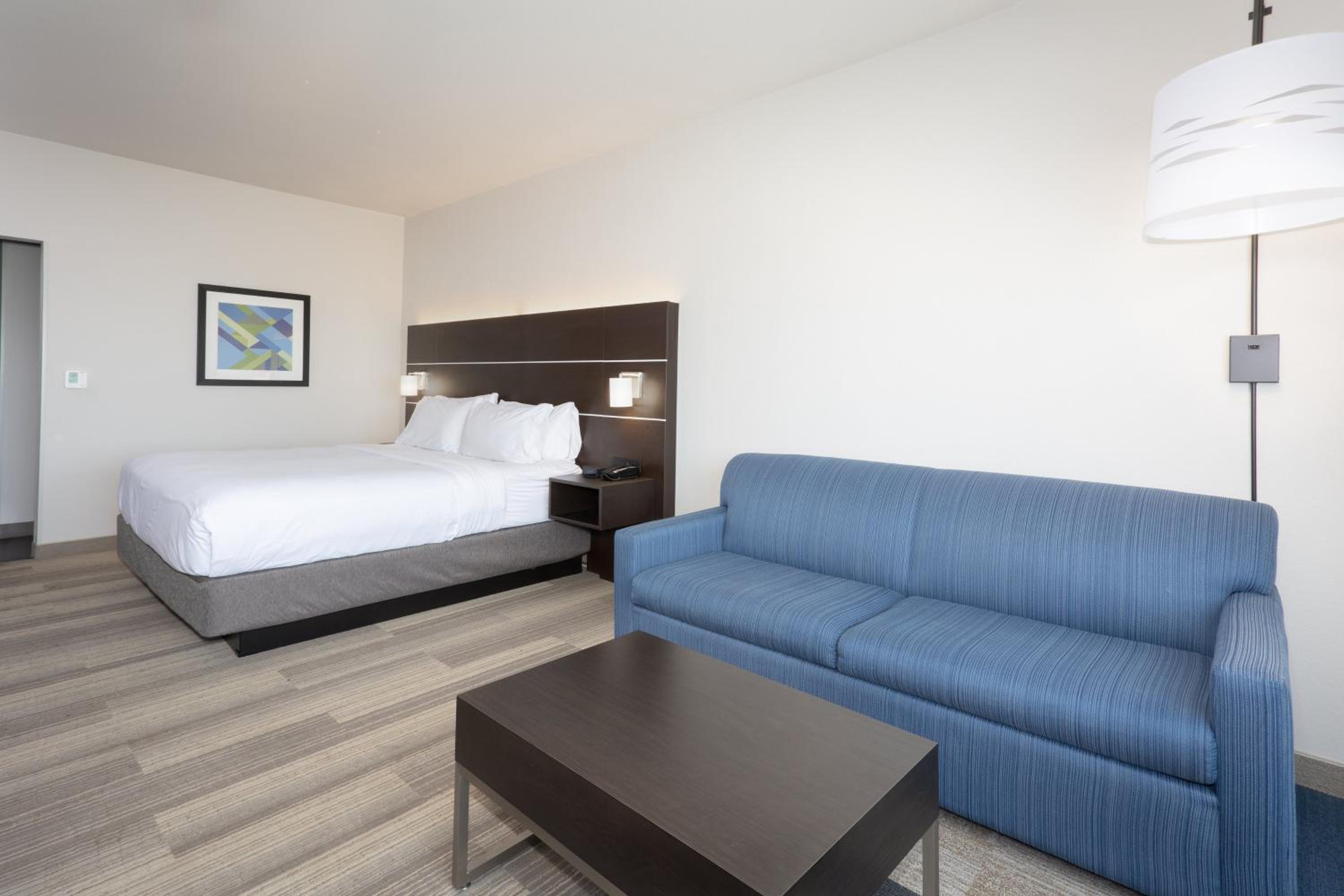 King Suite with Sofa Bed - Photo 3
