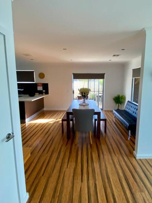 Three-Bedroom House photo 3