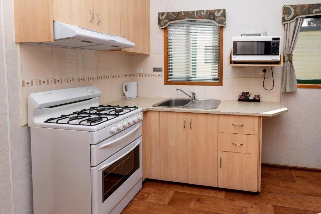 Standard Two-Bedroom Cabin- A photo 3