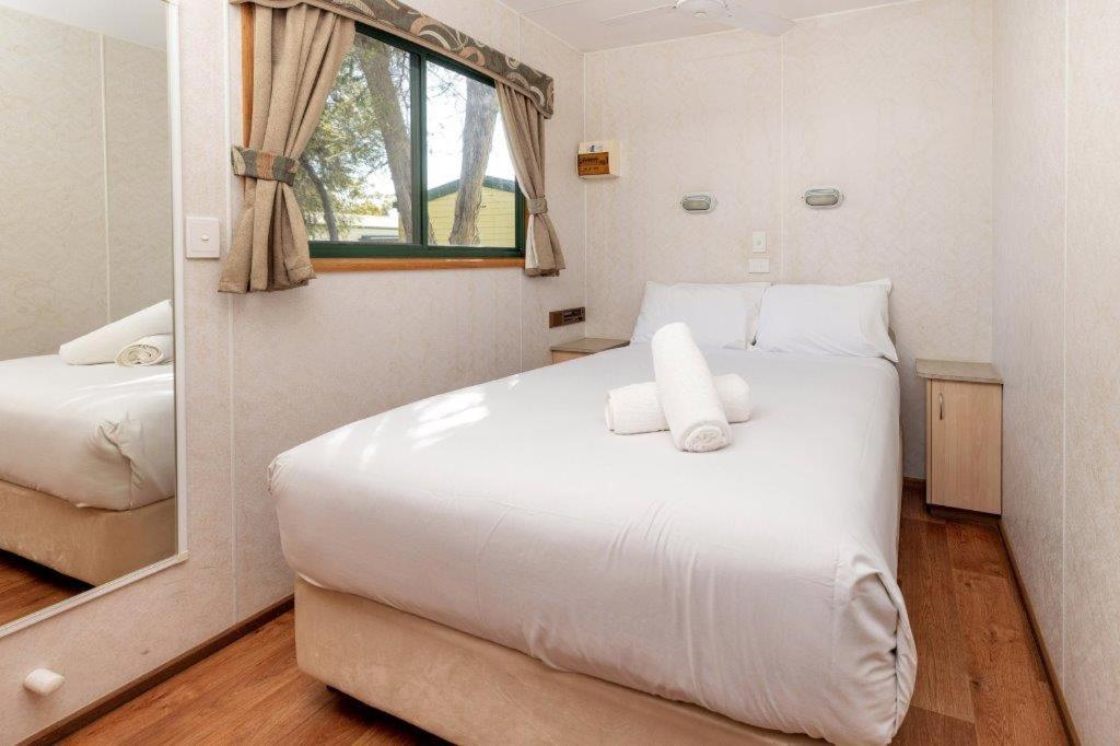 Standard Two-Bedroom Cabin - Not Pet Friendly photo 3