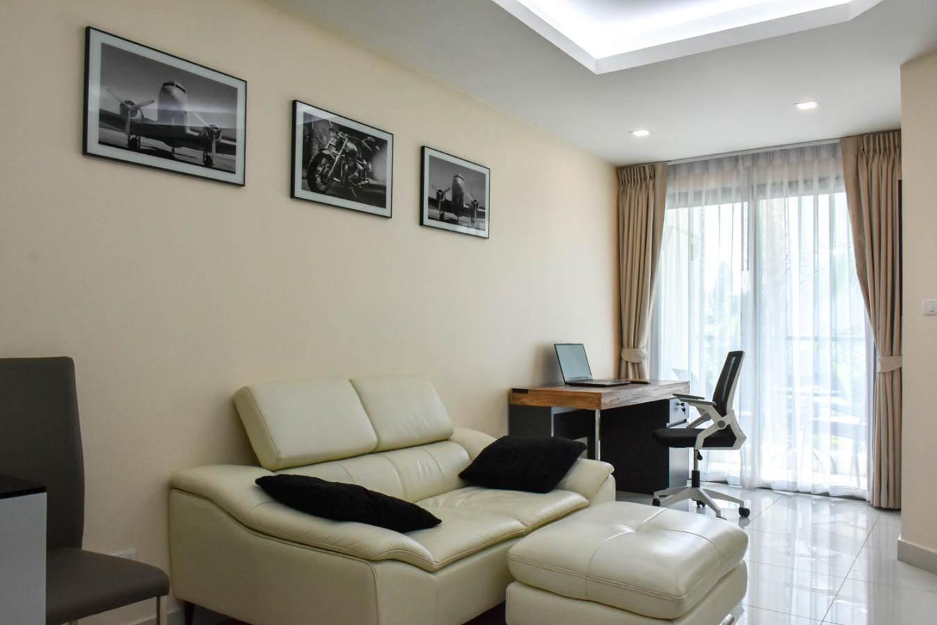 Apartment with Pool View  photo 1