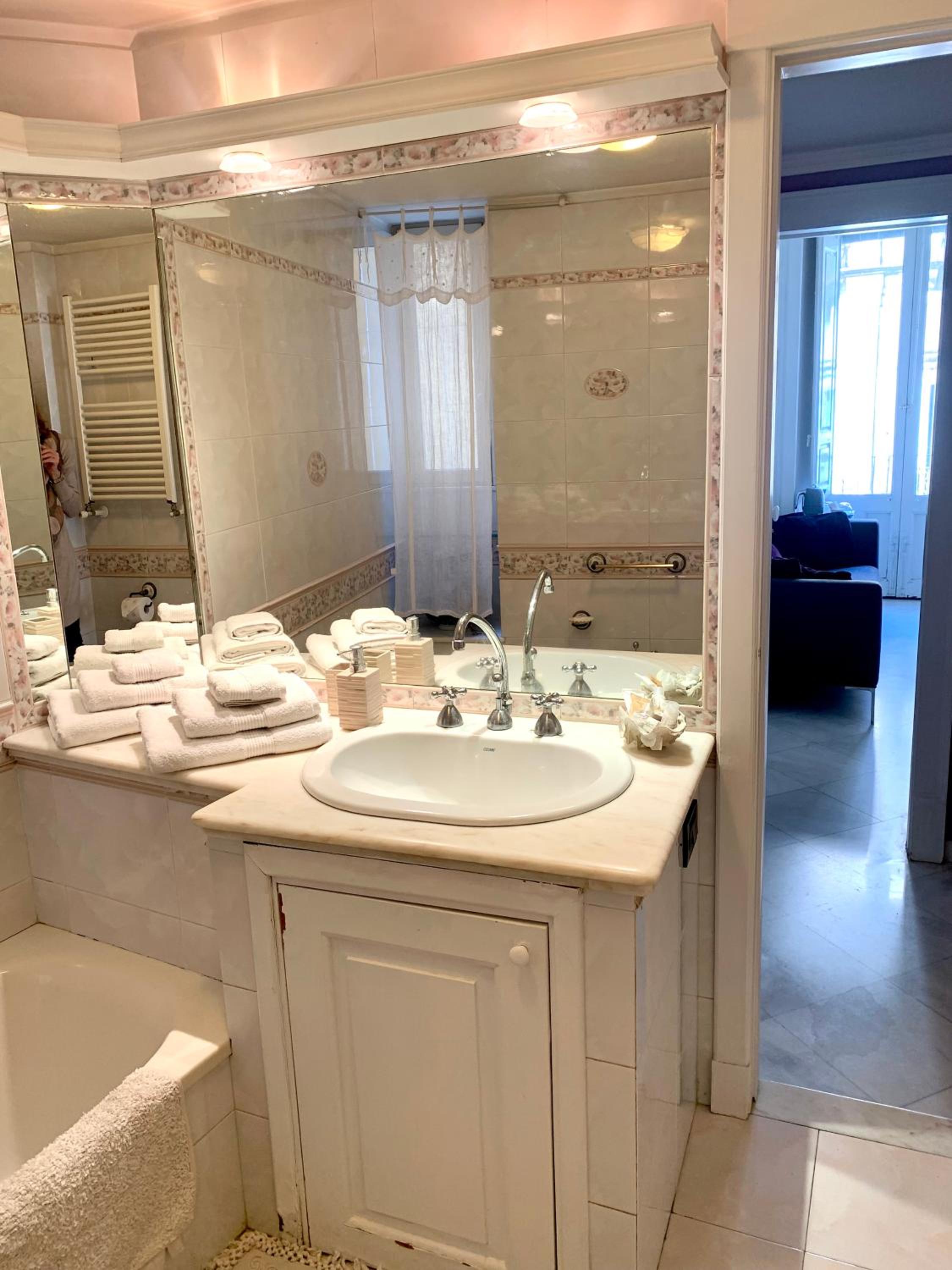 Quadruple Room - Photo 16