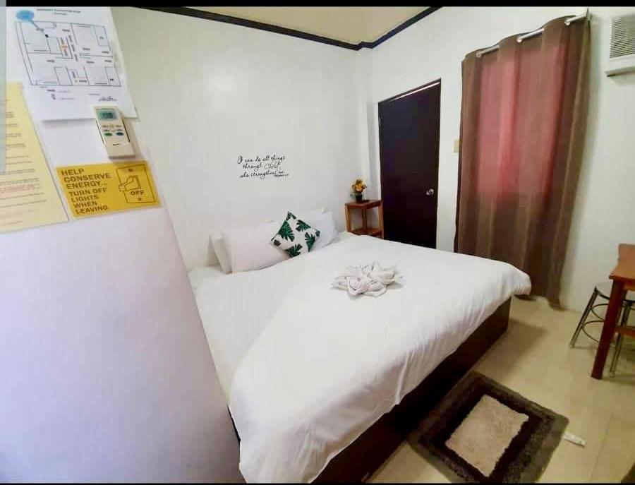 Deluxe Double Room with Balcony - Photo 4