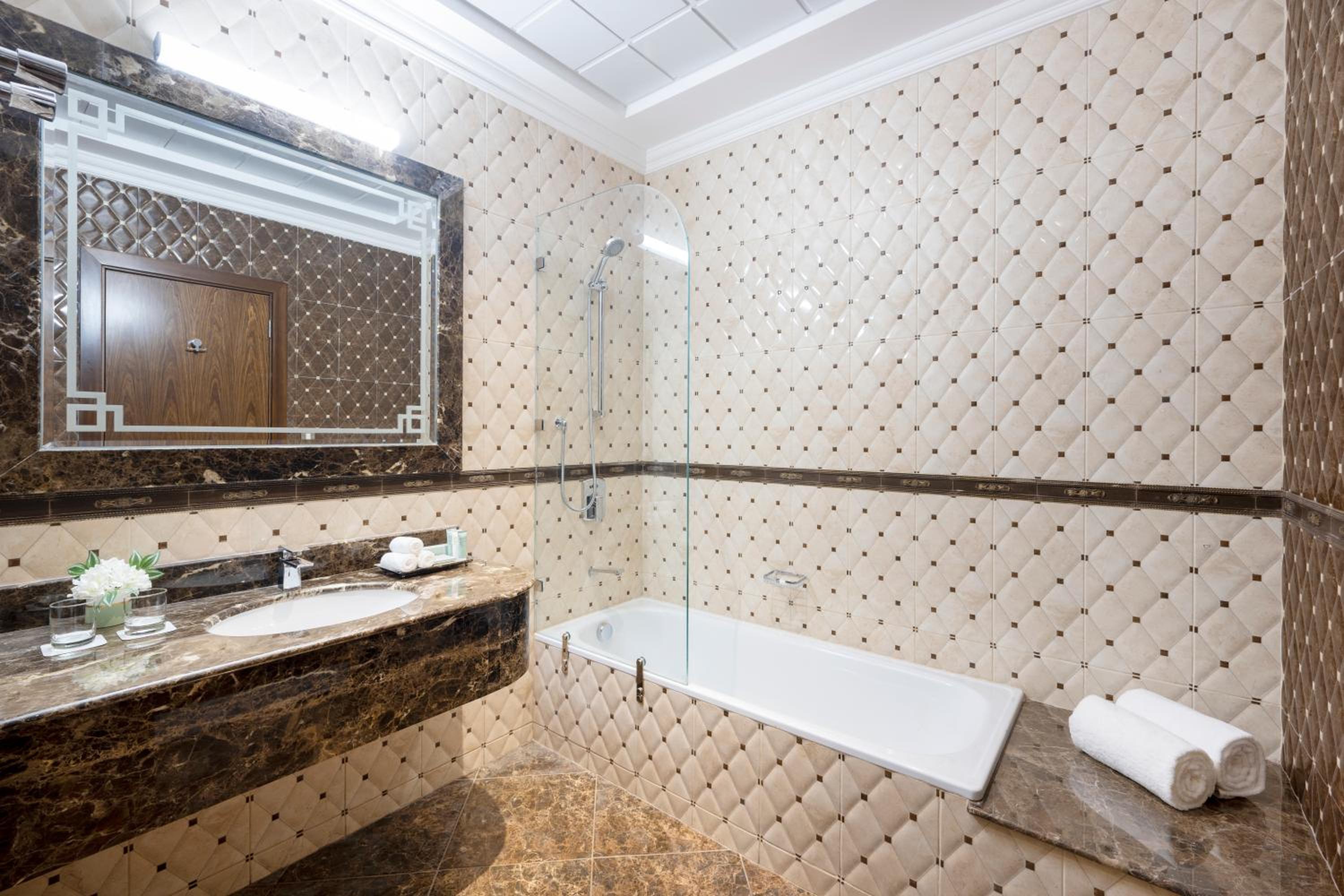 Double Room - Photo 8