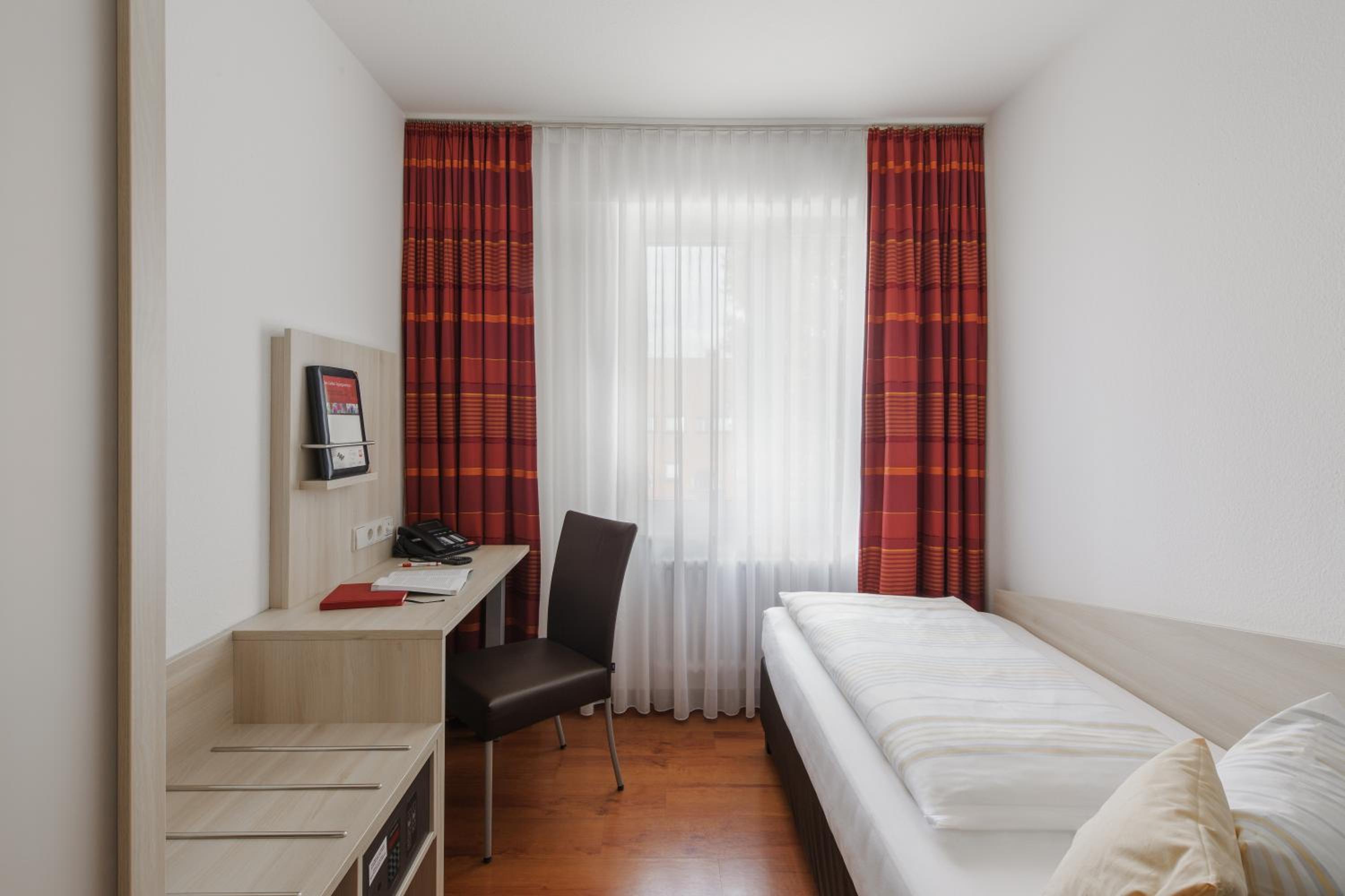 Single Room photo 2