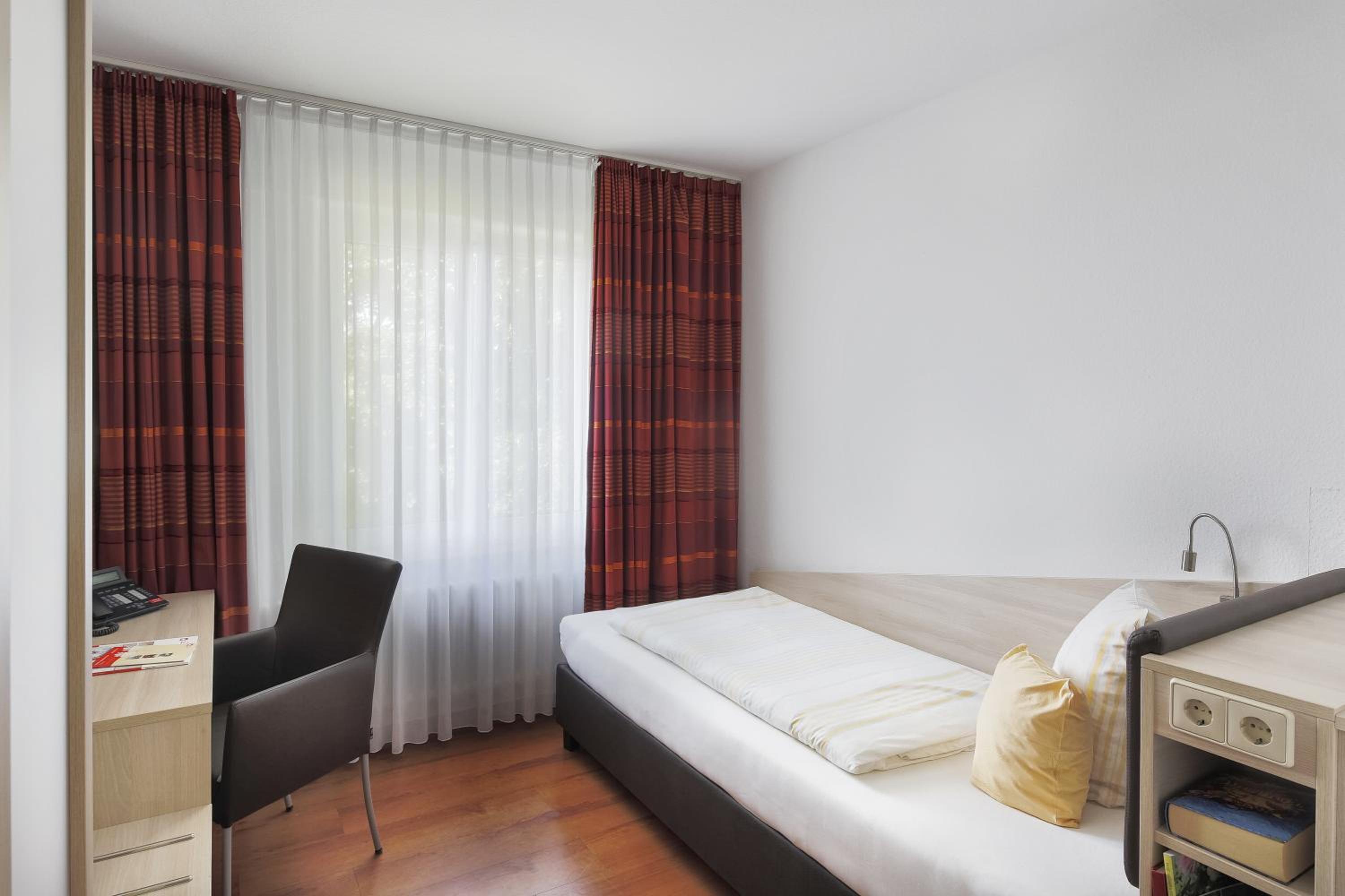 Single Room photo 3
