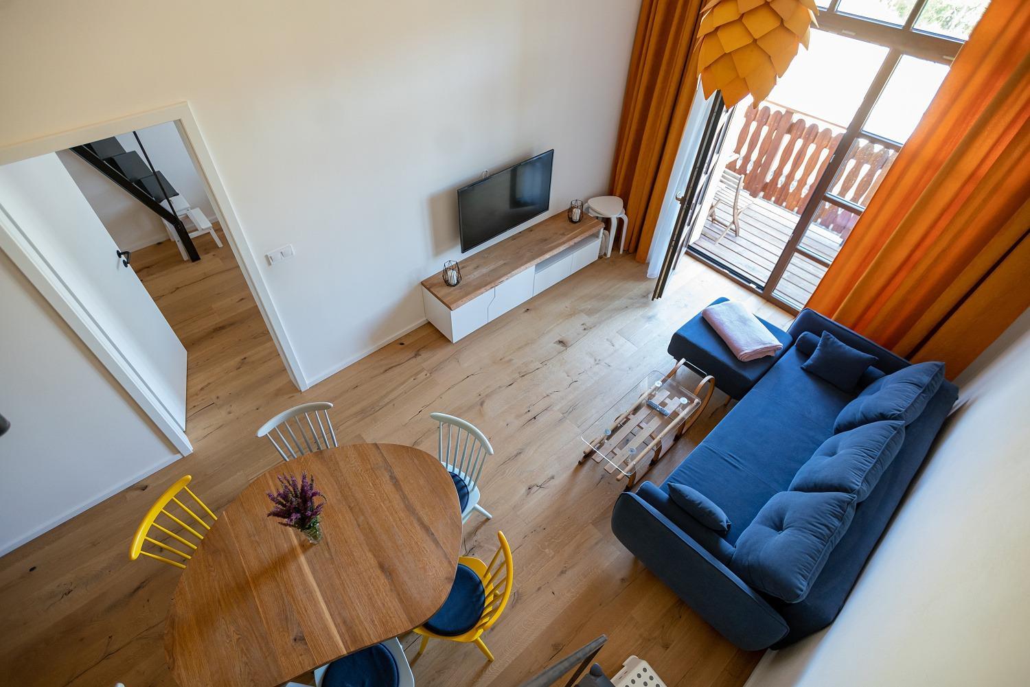 One-Bedroom Apartment photo 1