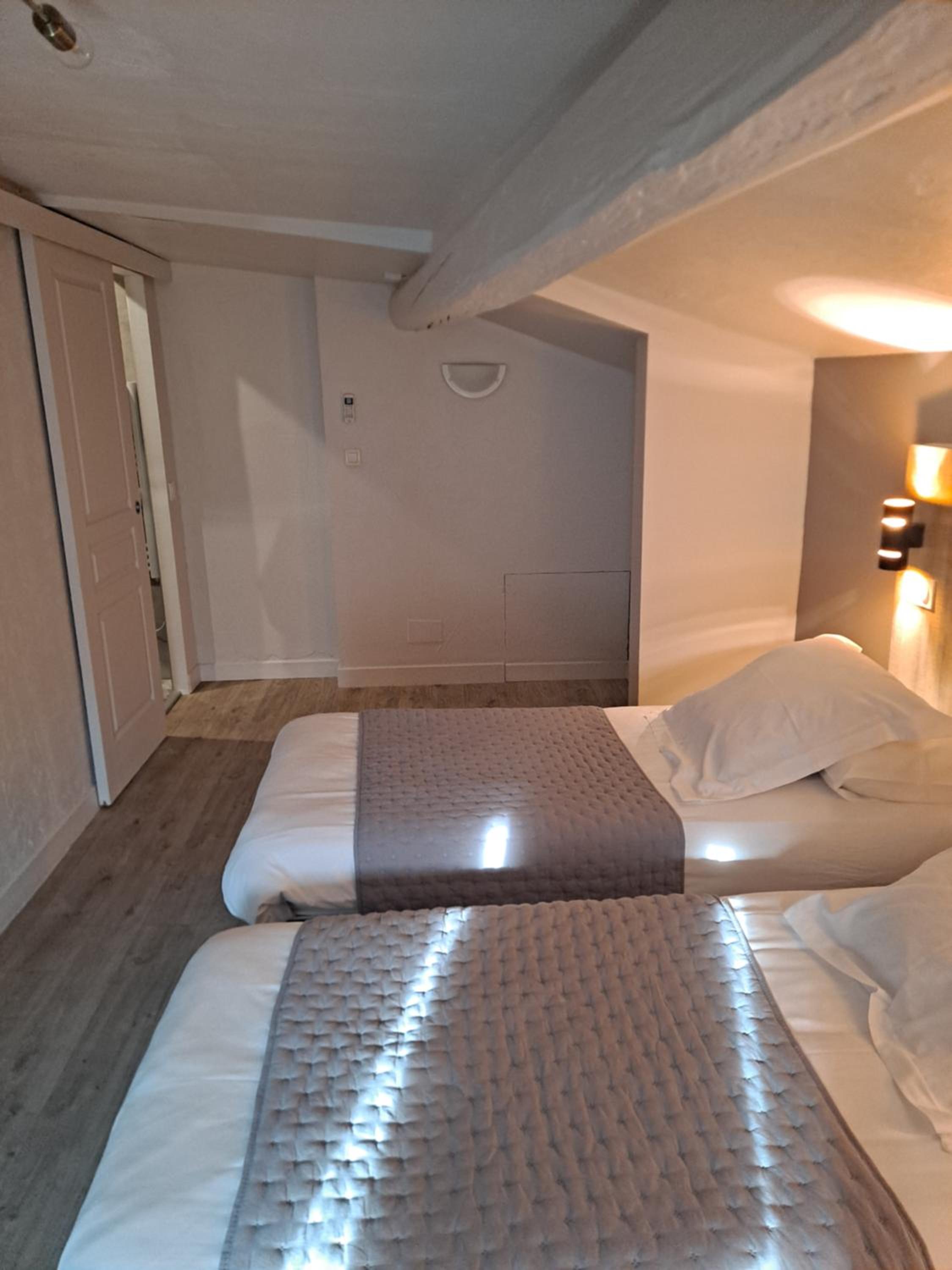 Classic Quadruple Room photo 2