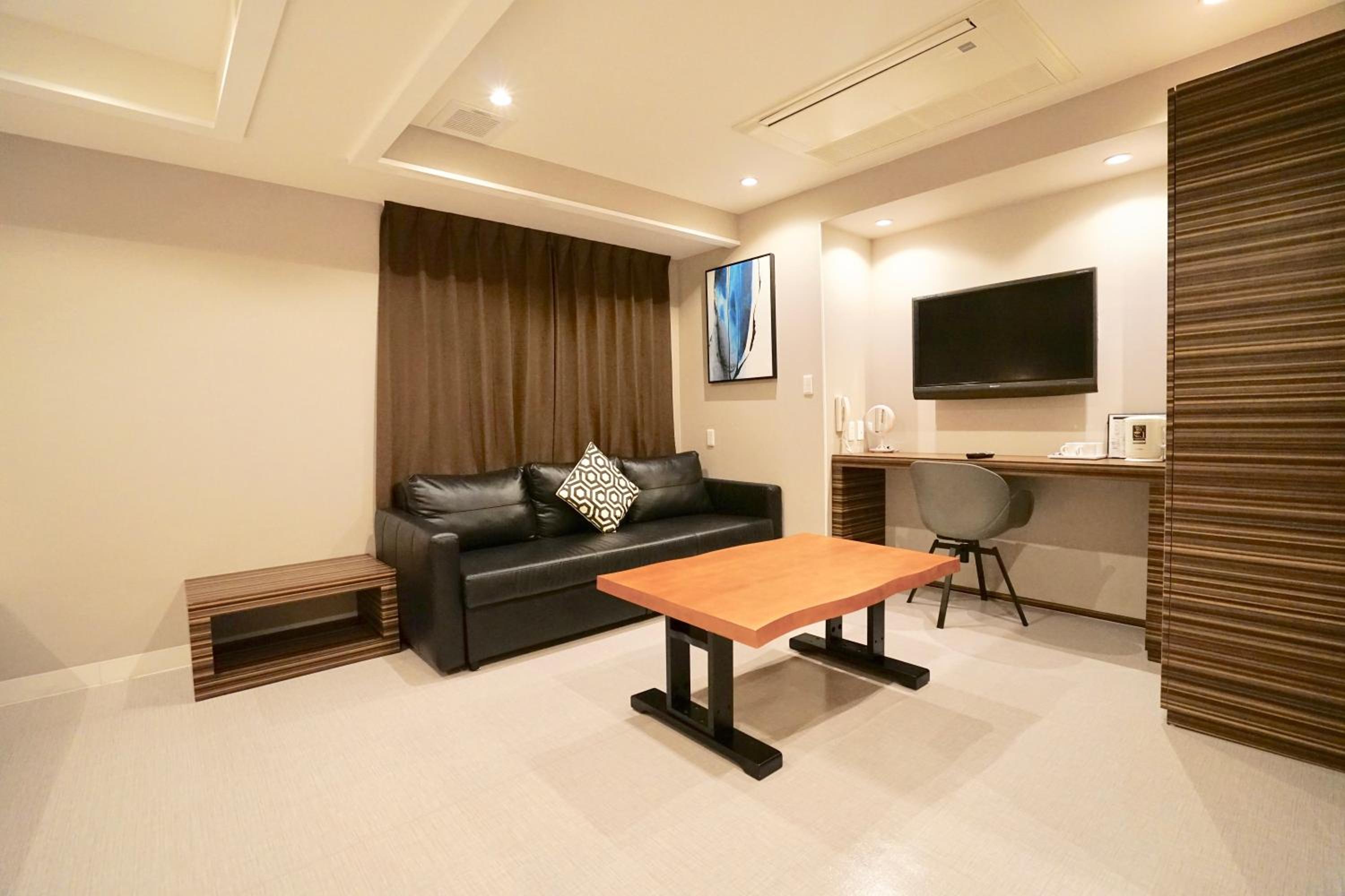 Deluxe Twin Room - Main Building photo 3