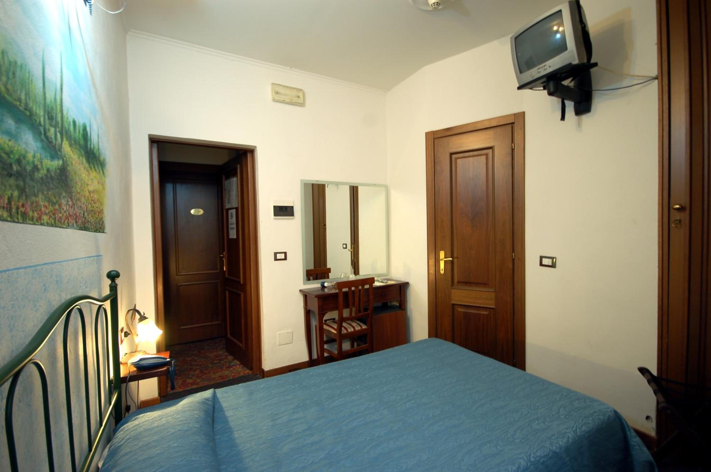 Single Room photo 3