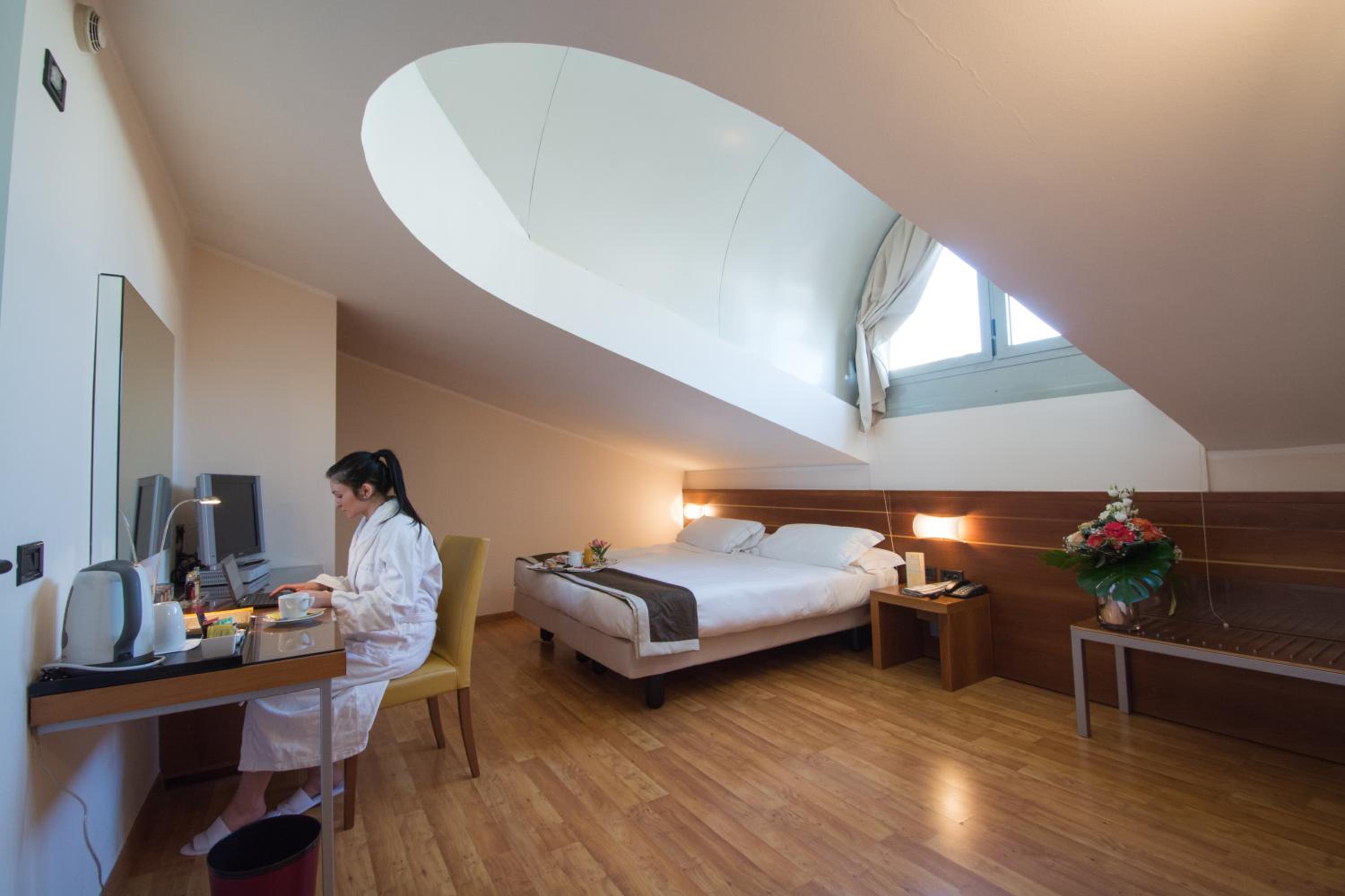 Double or Twin Room - Photo 3