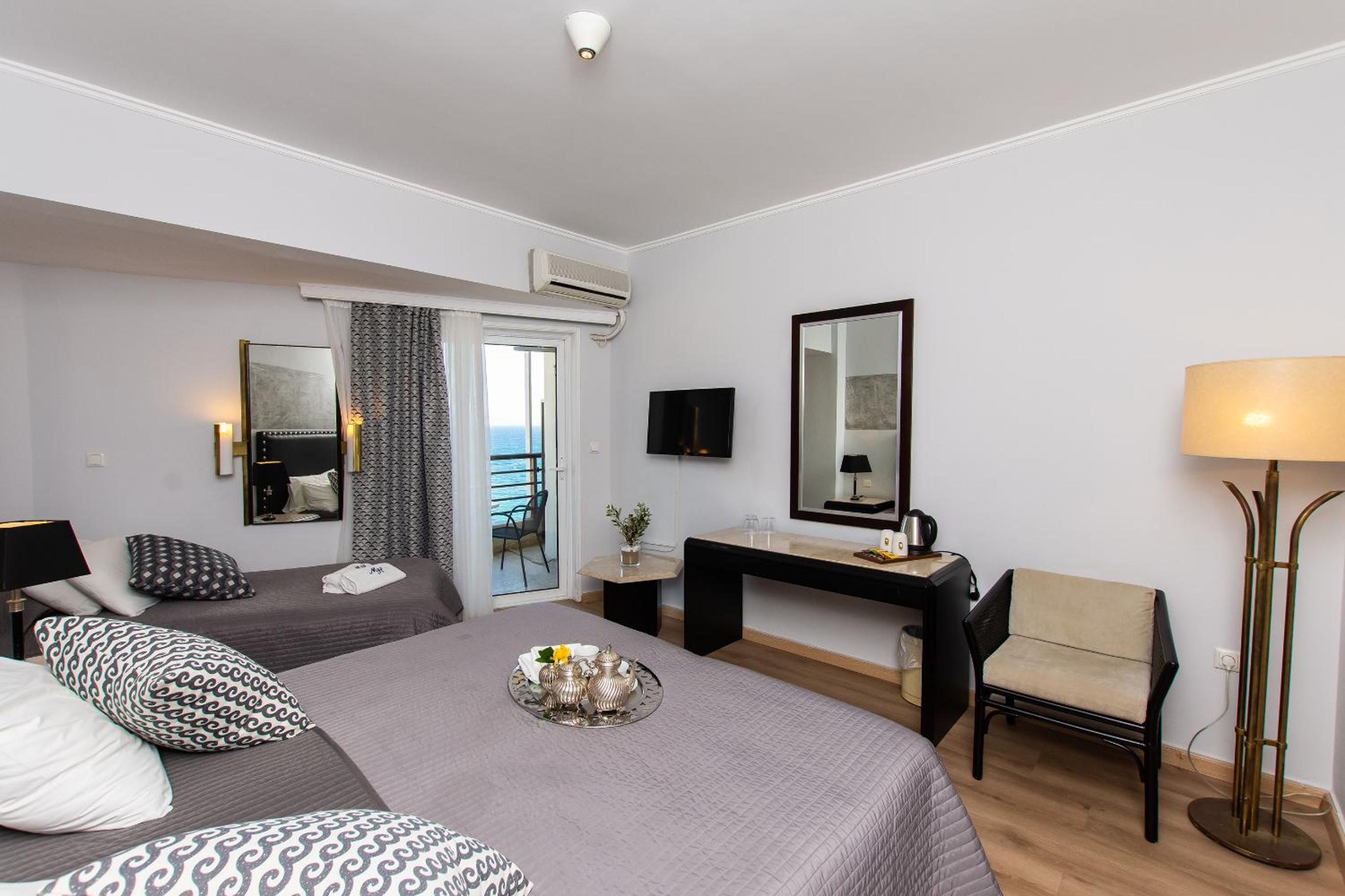 Triple Room with Sea View photo 2
