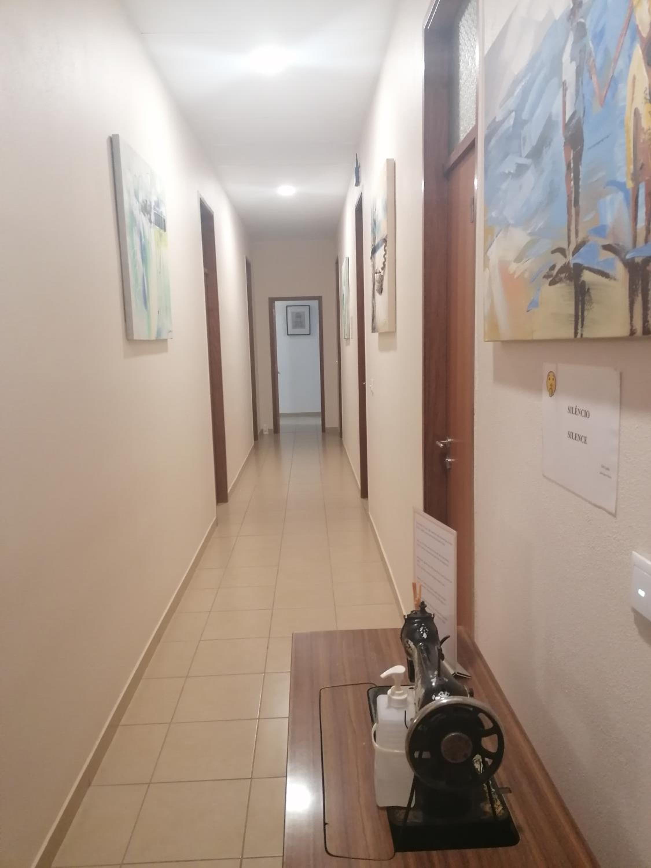 Double Room with Private Bathroom - Photo 9