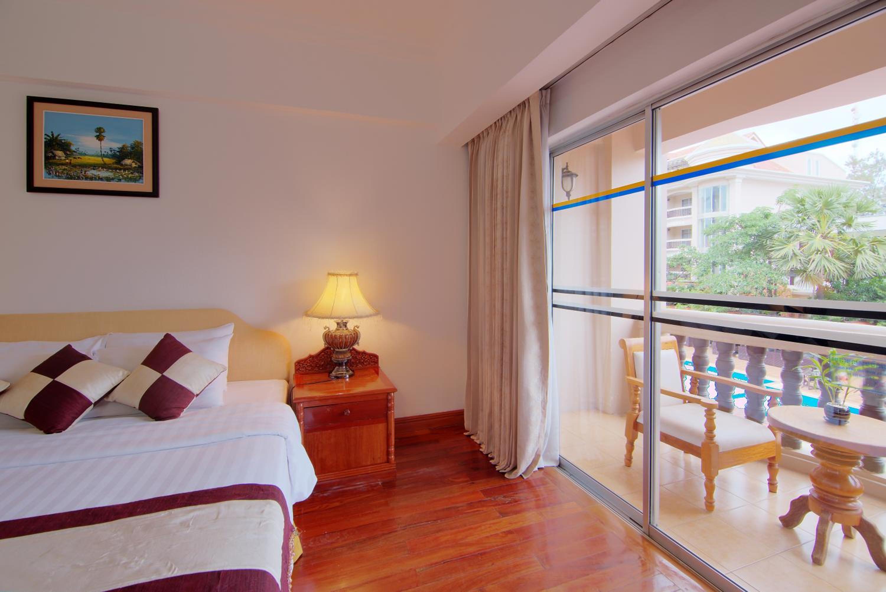 Deluxe Double Pool View Room - Photo 4