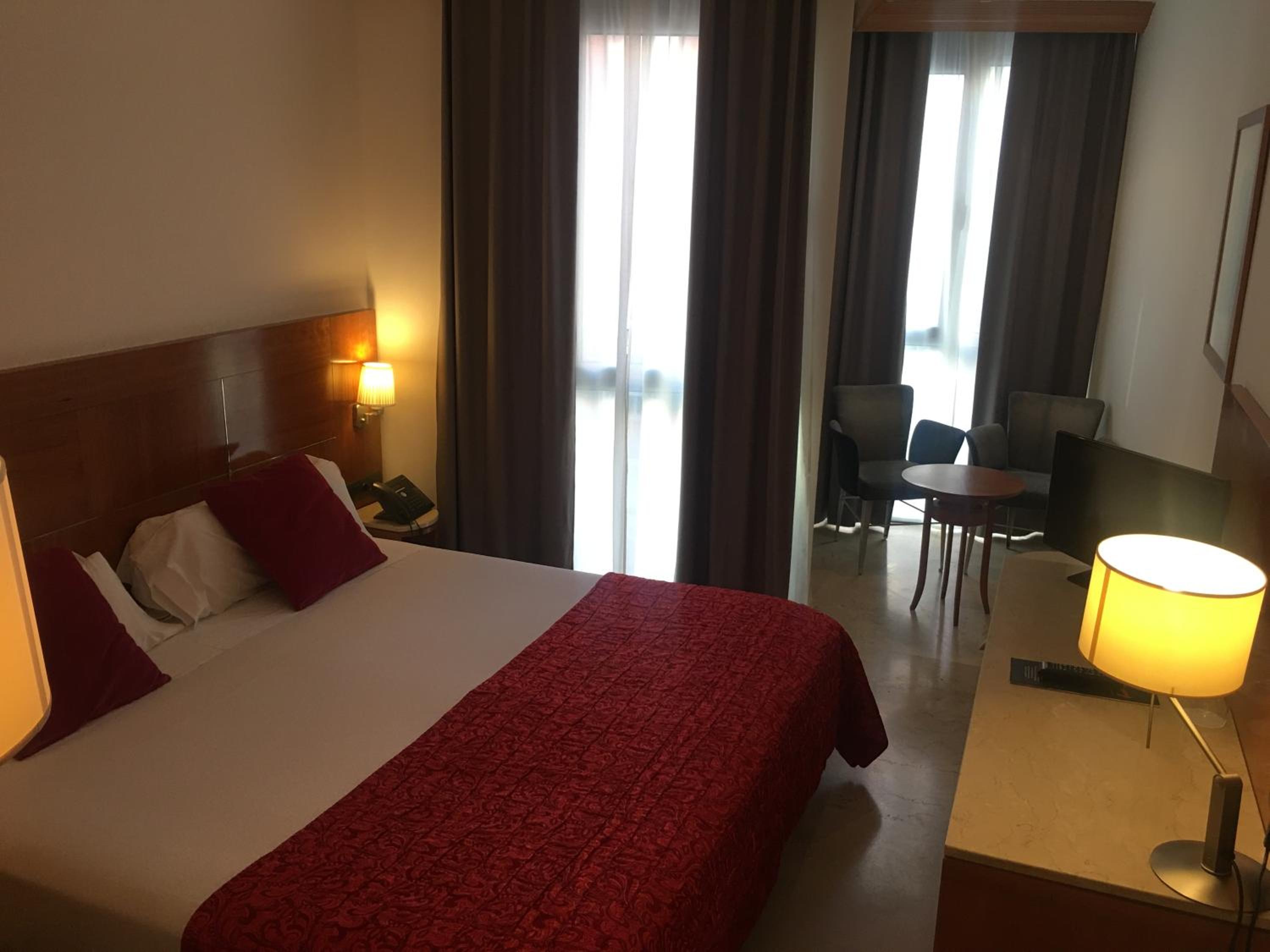 Double Room - Photo 2