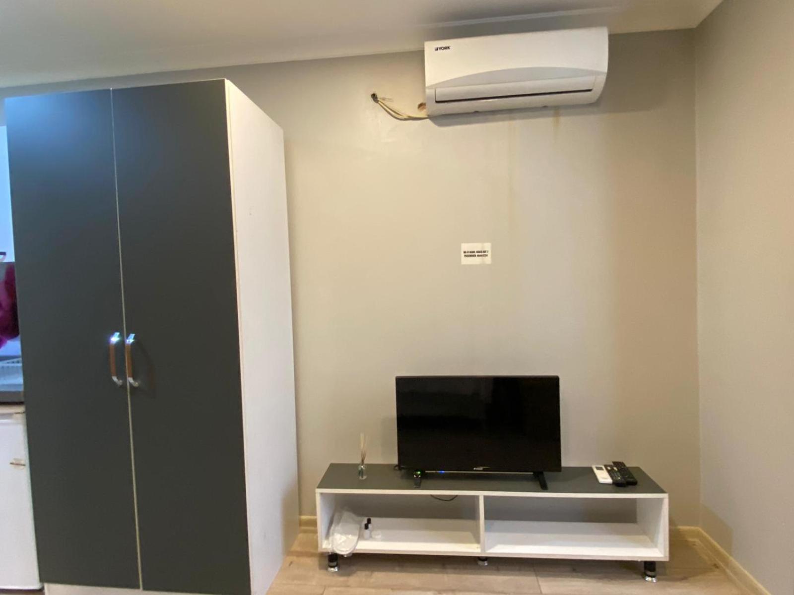 Studio Apartment photo 1