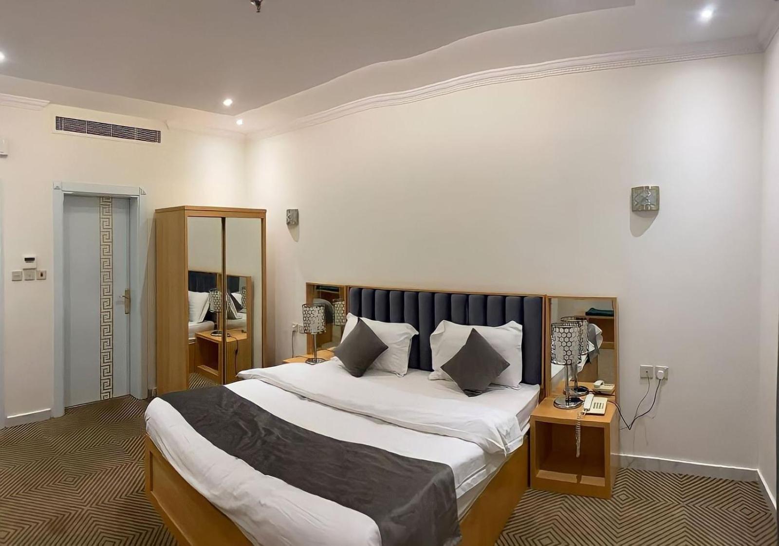 Budget Double Room photo 3