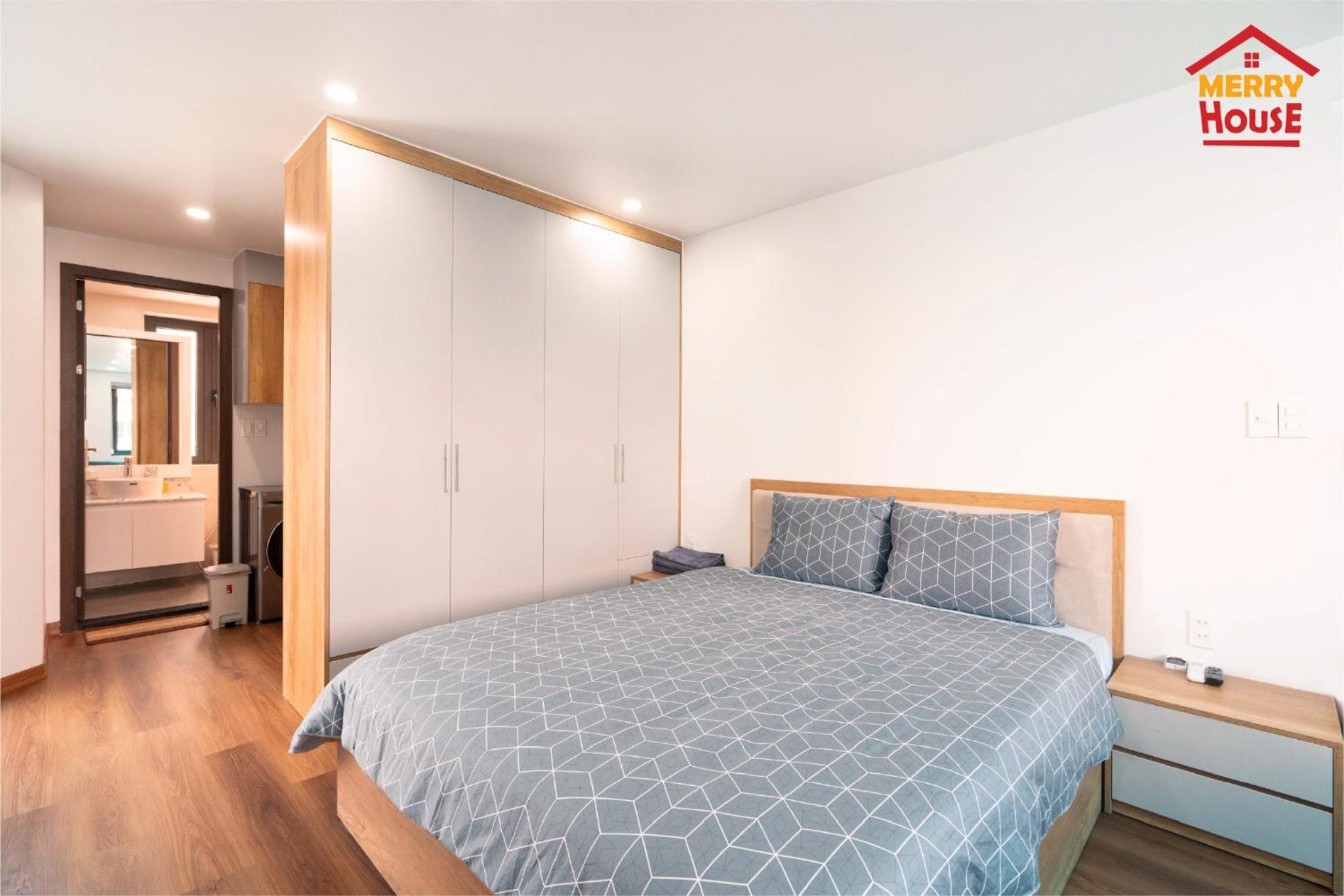 Studio Apartment - Photo 2