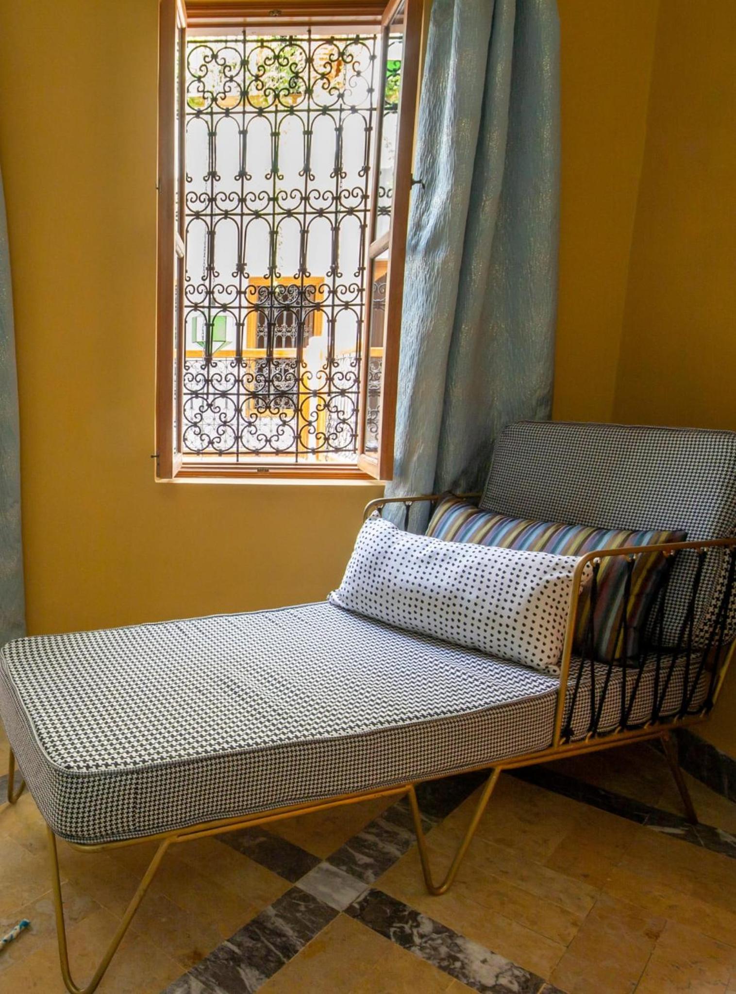 Deluxe King Room - Photo 3