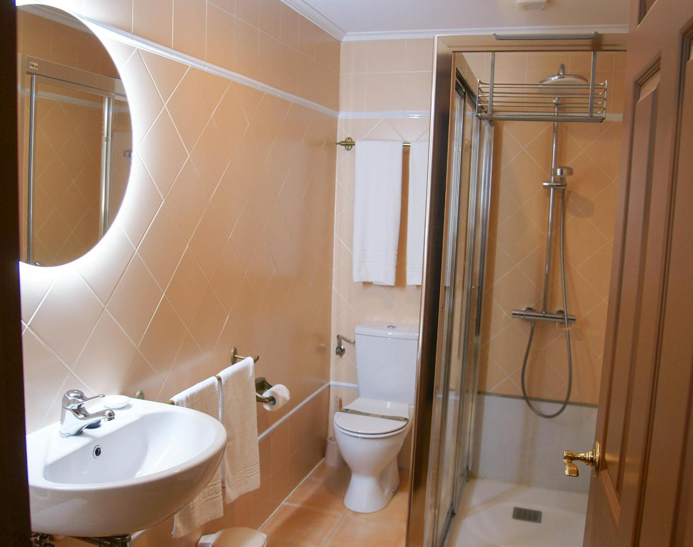 Double Room with Single Beds photo 2