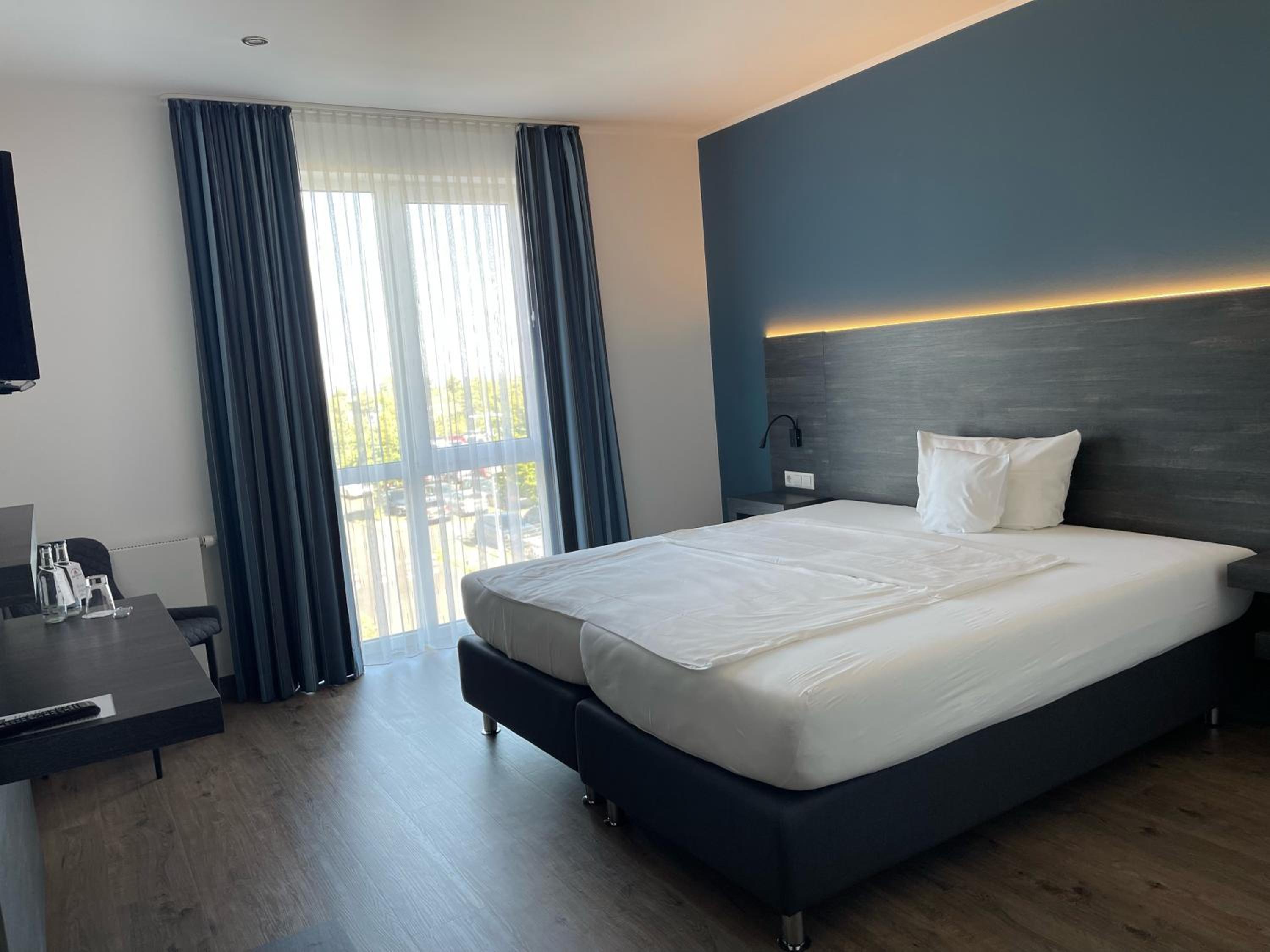 Double Room - Photo 8