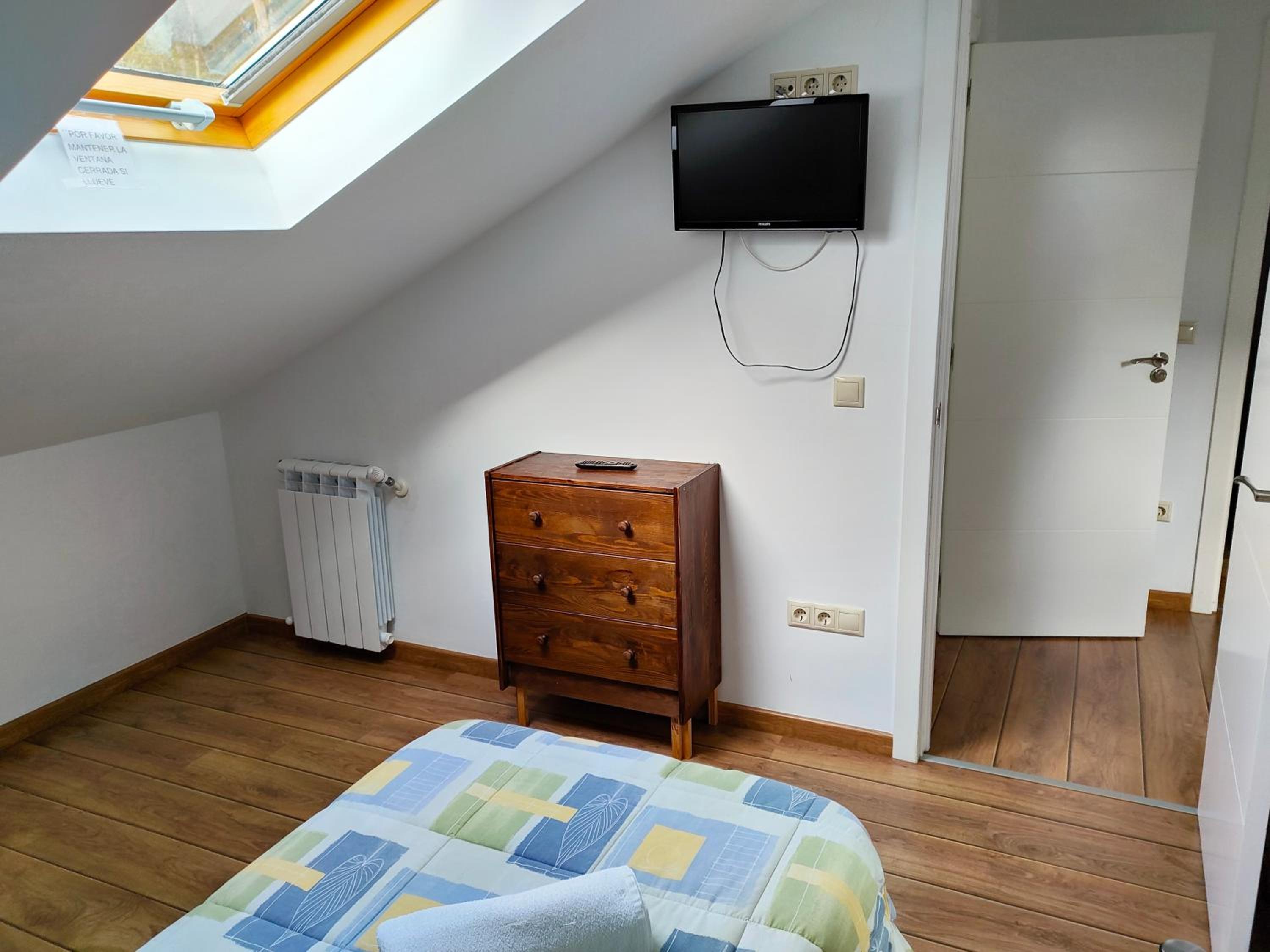 Three-Bedroom Townhouse - Photo 38
