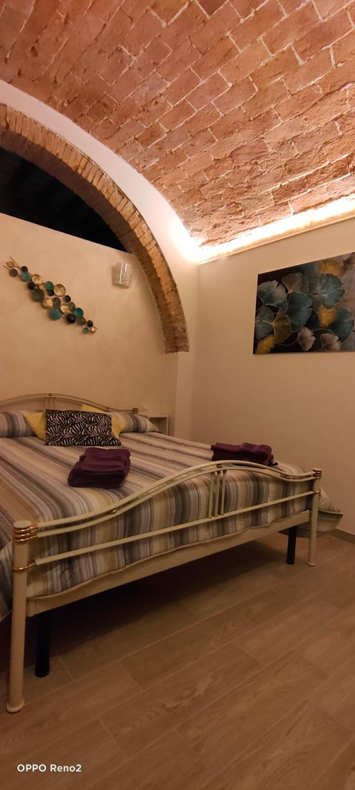 Standard Suite - Photo 7
