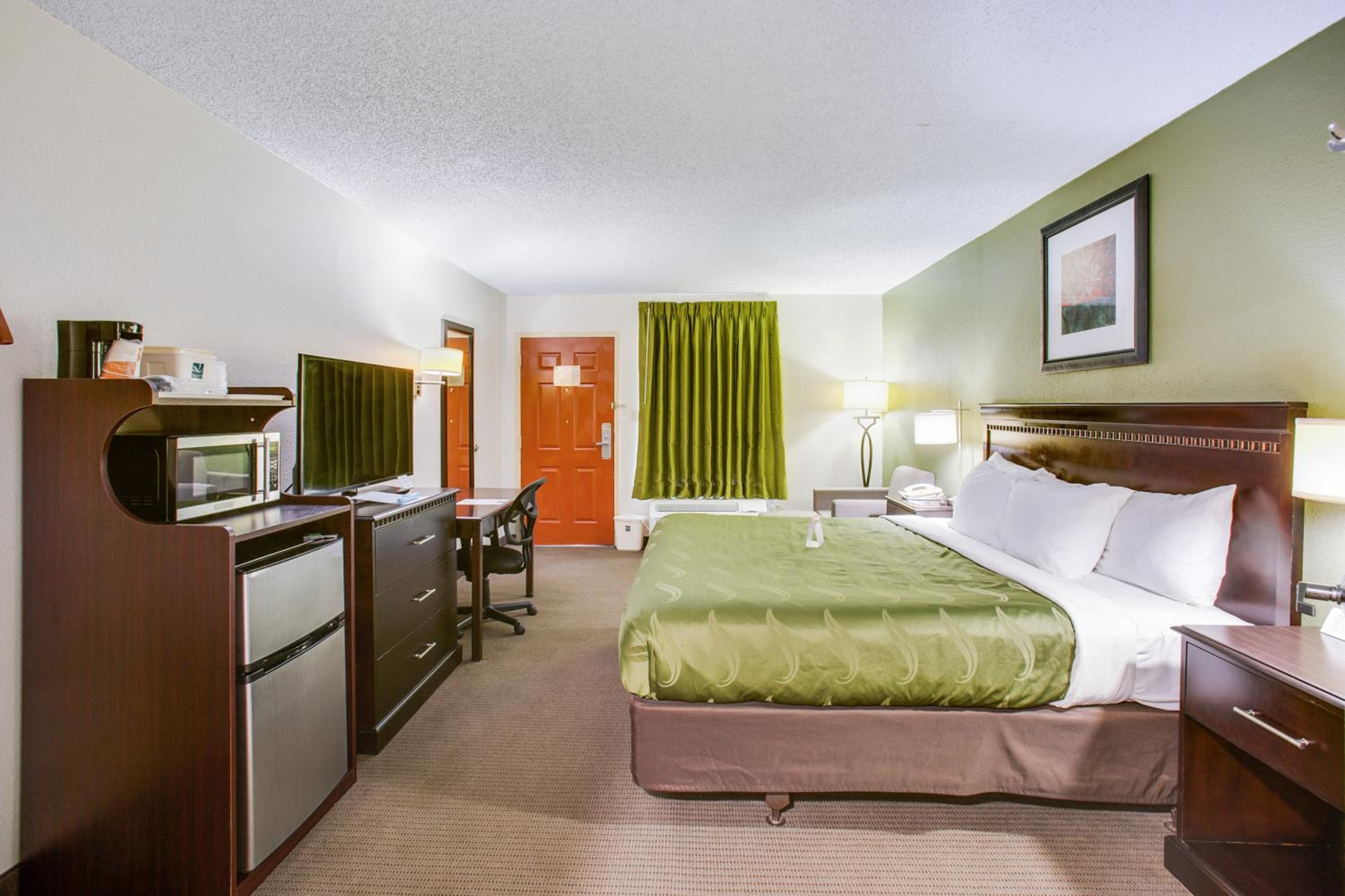 King Room - Accessible/Non-Smoking - Photo 1