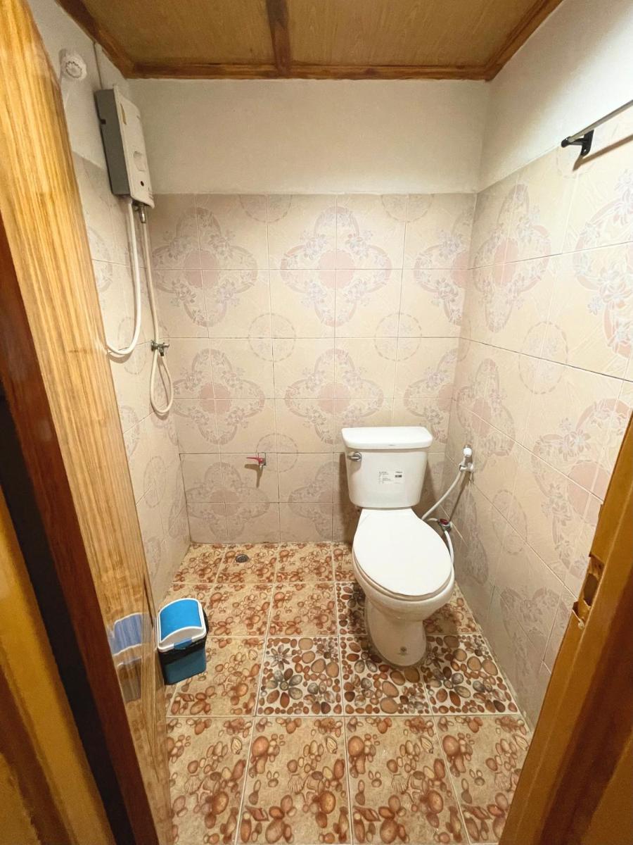 Family Room with Private Bathroom - Photo 7