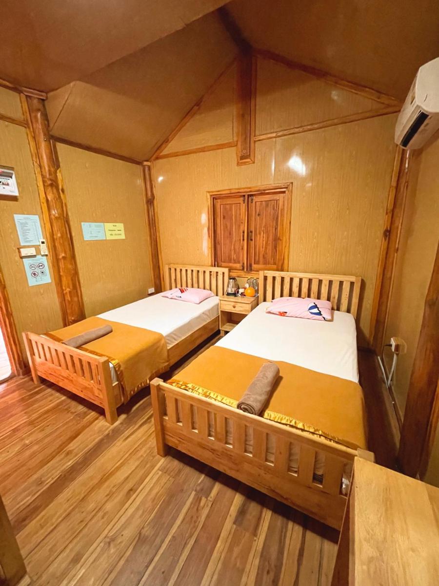 Family Room with Private Bathroom - Photo 6