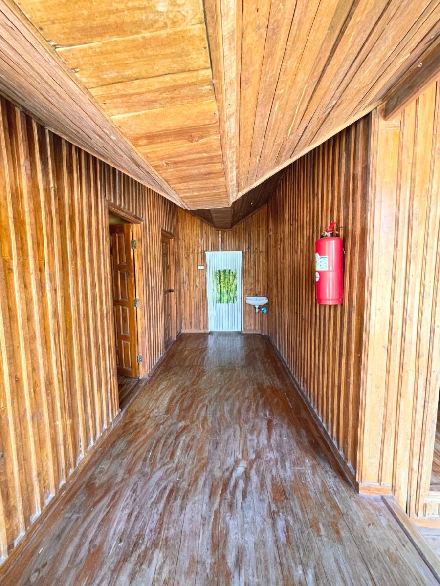 Family Room with Private Bathroom - Photo 5