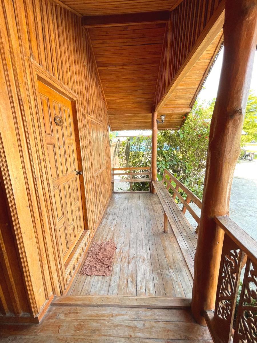 Family Room with Private Bathroom - Photo 3