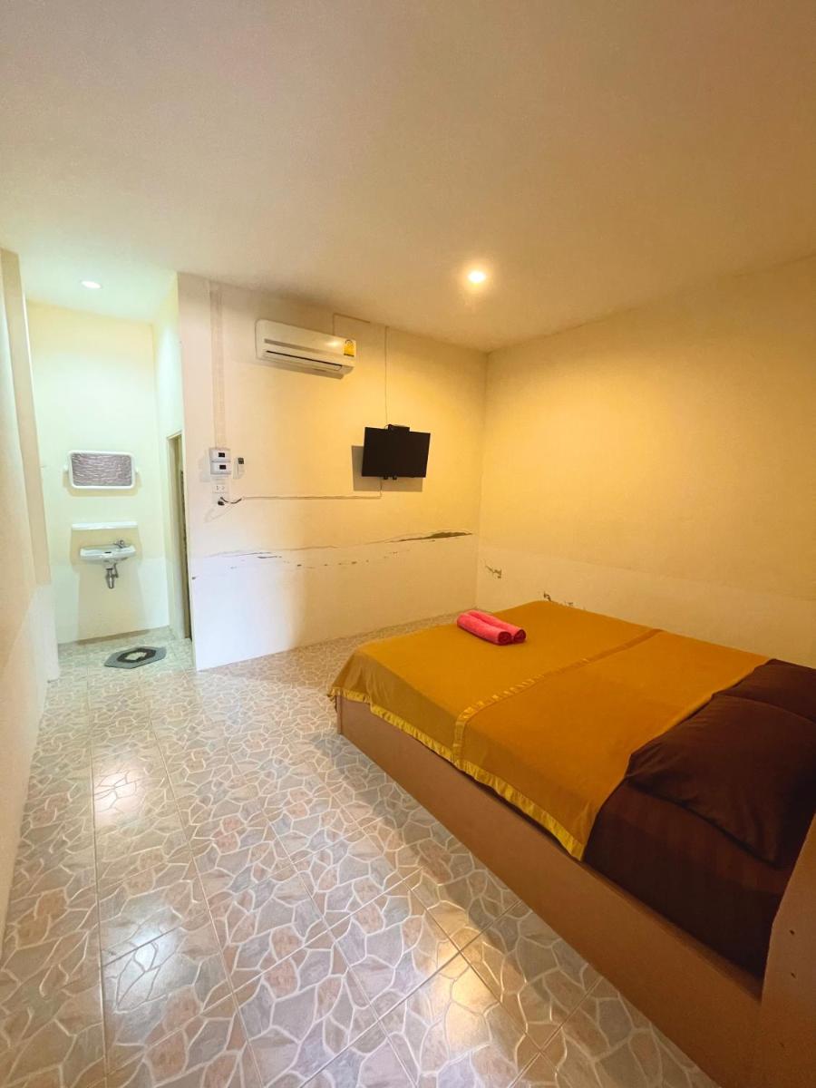 Double Room with Private Bathroom - Photo 1