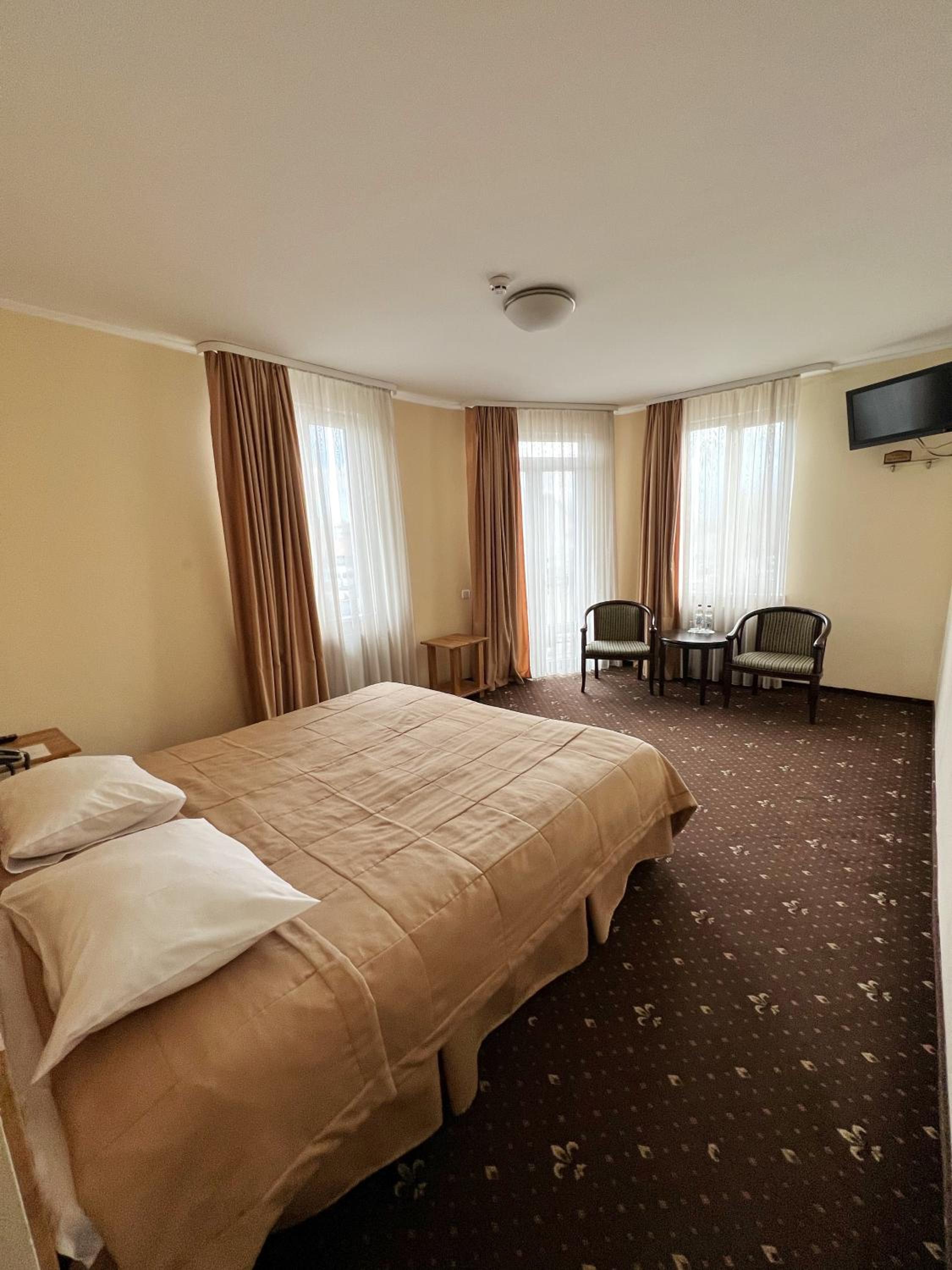 Deluxe Double Room with Balcony photo 1