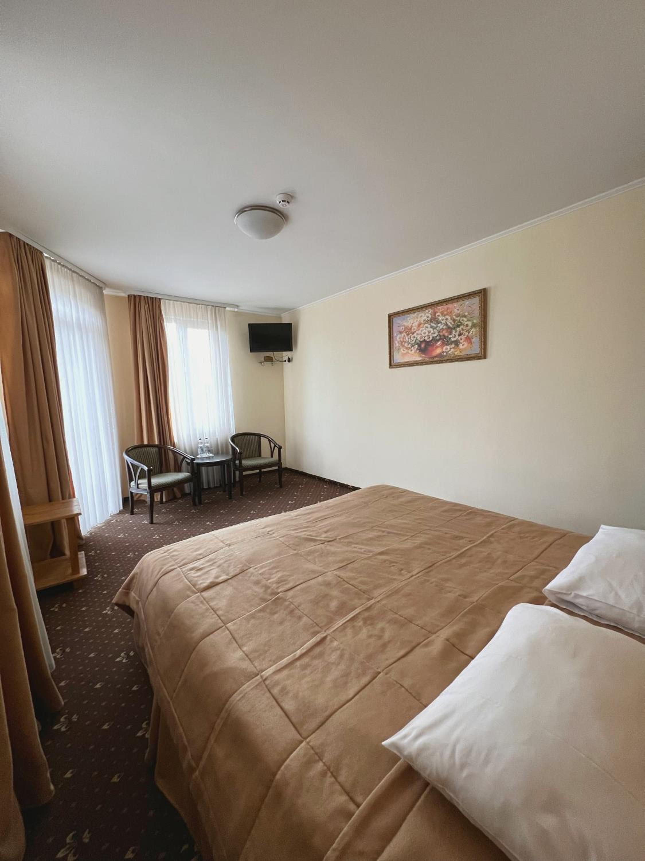 Deluxe Double Room with Balcony photo 2