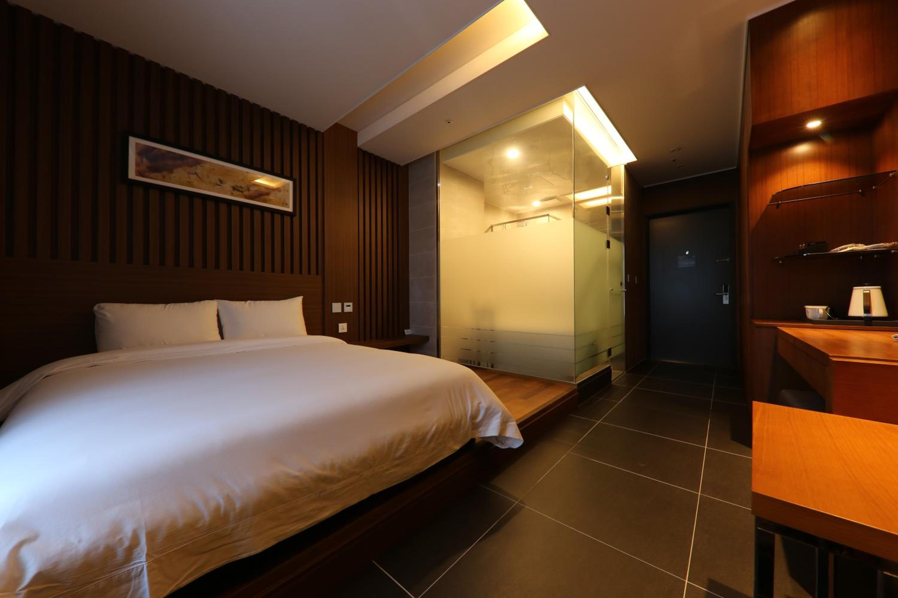 Standard Double Flooring Room