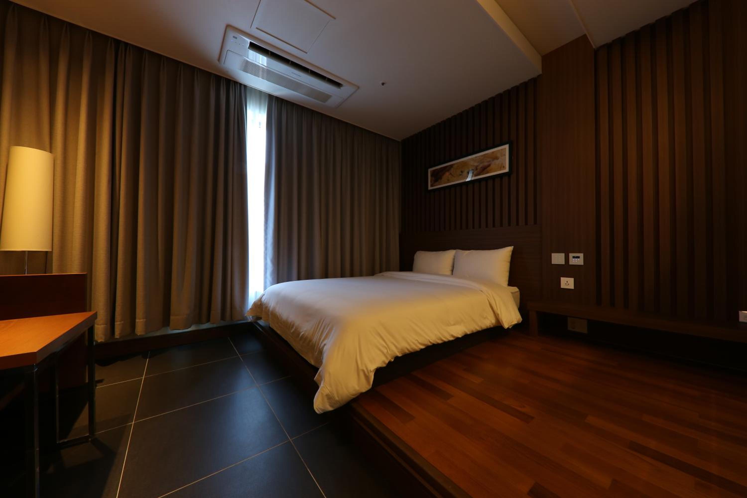 Special Offer - Standard Double Room with Free Room Upgrade to Standard Double Flooring Room