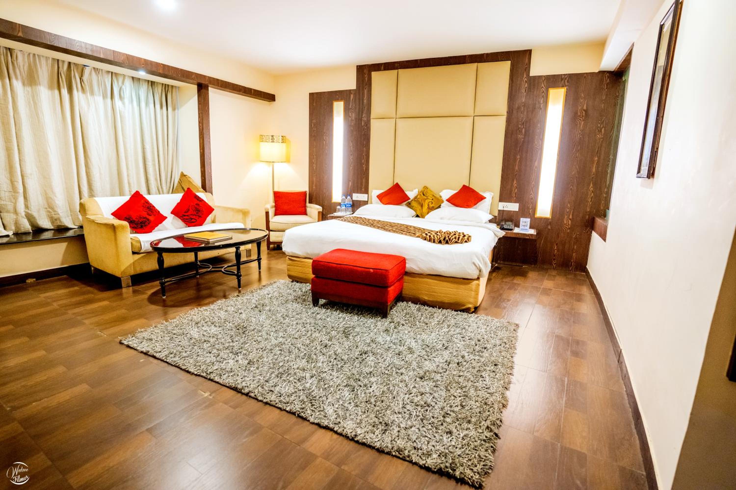 Superior King Room photo 2