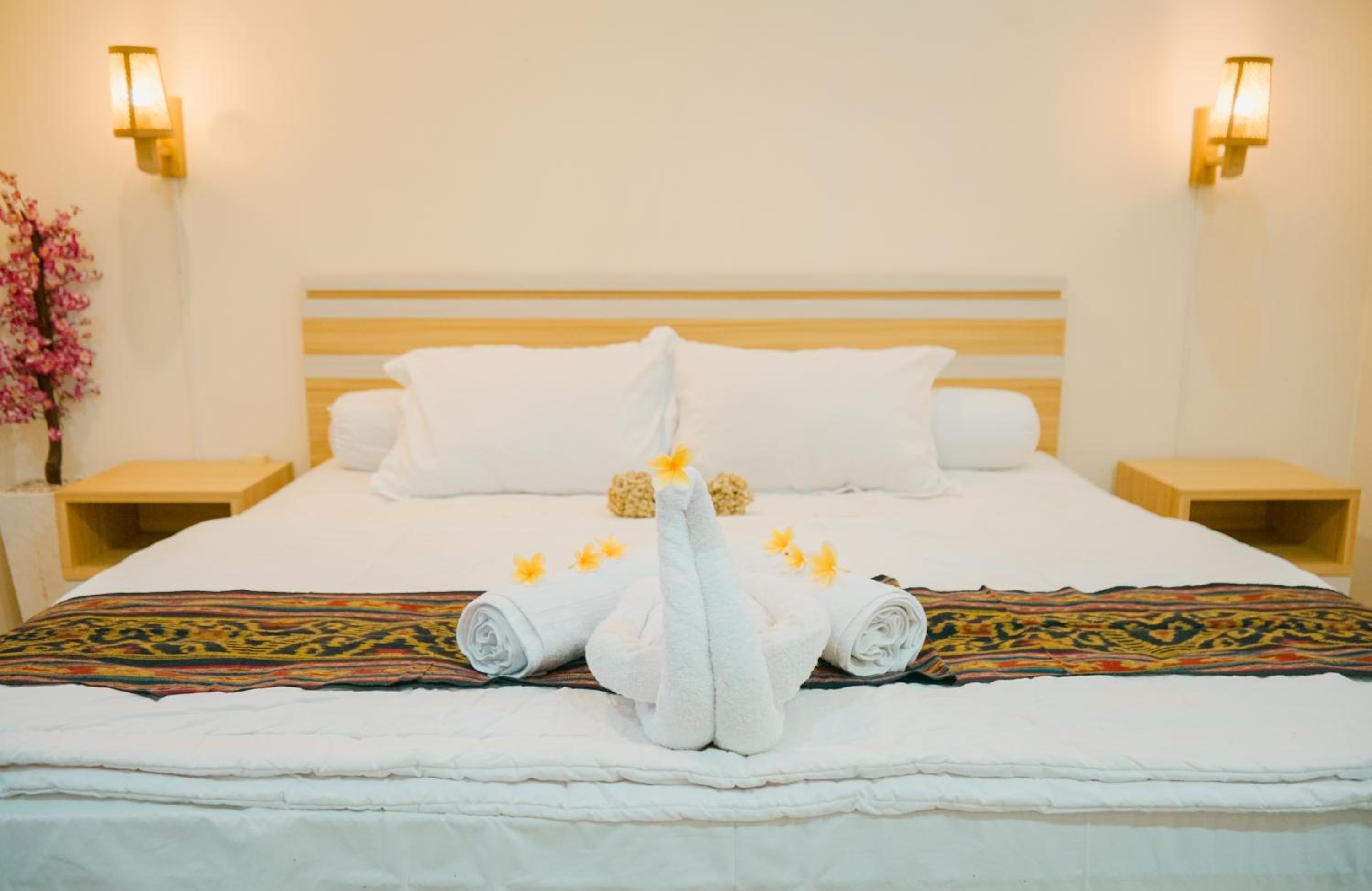 Deluxe King Room - Photo 1