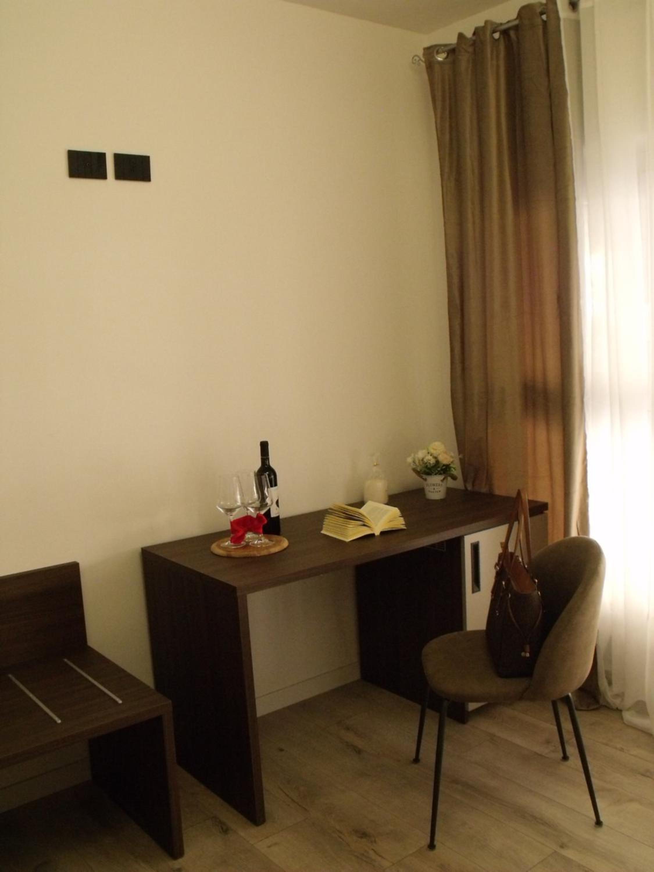 Double Room with Private Bathroom - Photo 7