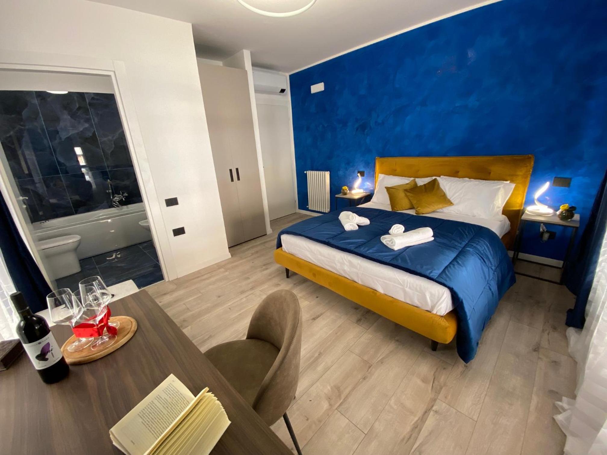 Queen Room with Spa Bath - Photo 1