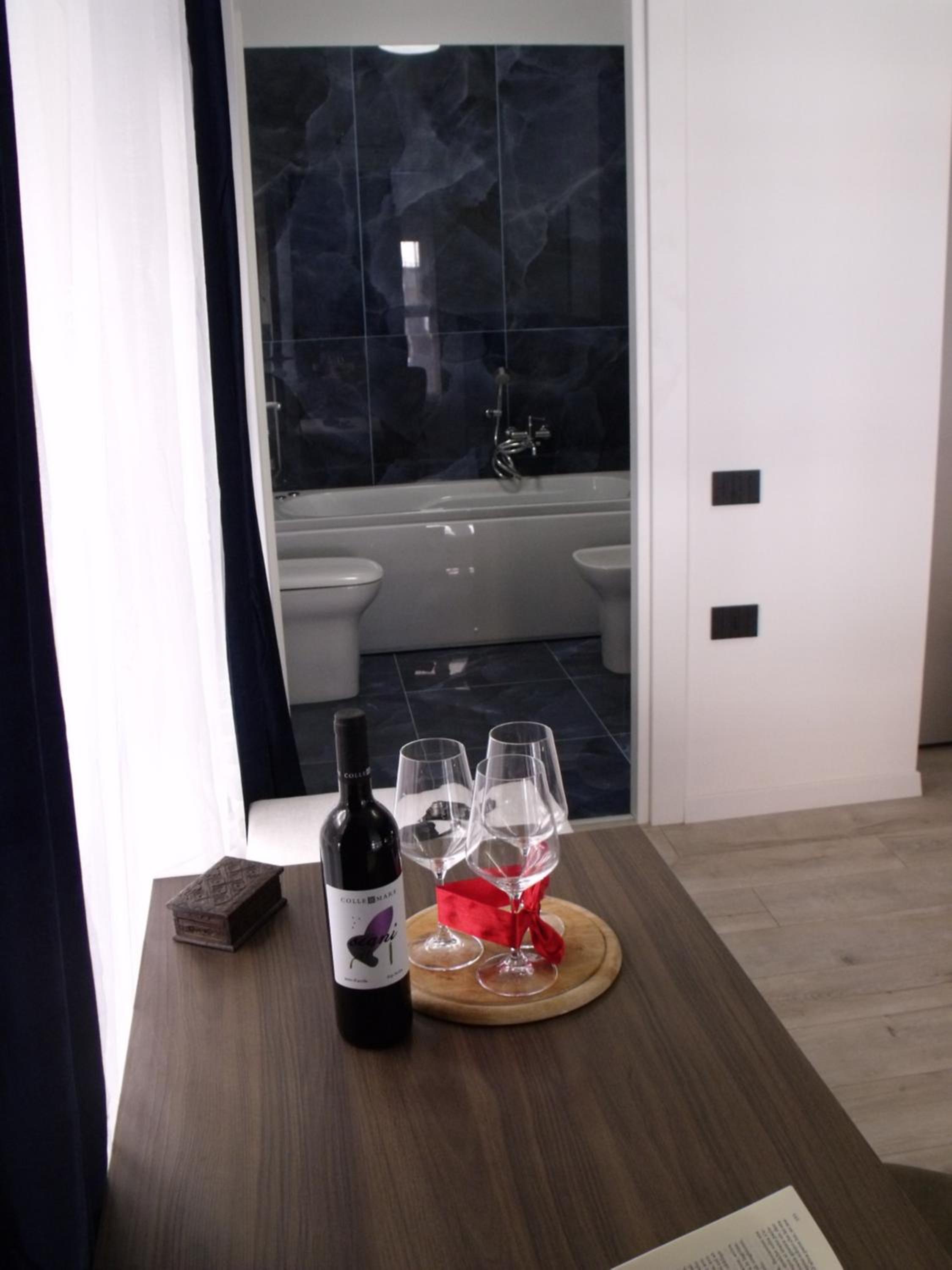 Queen Room with Spa Bath - Photo 4