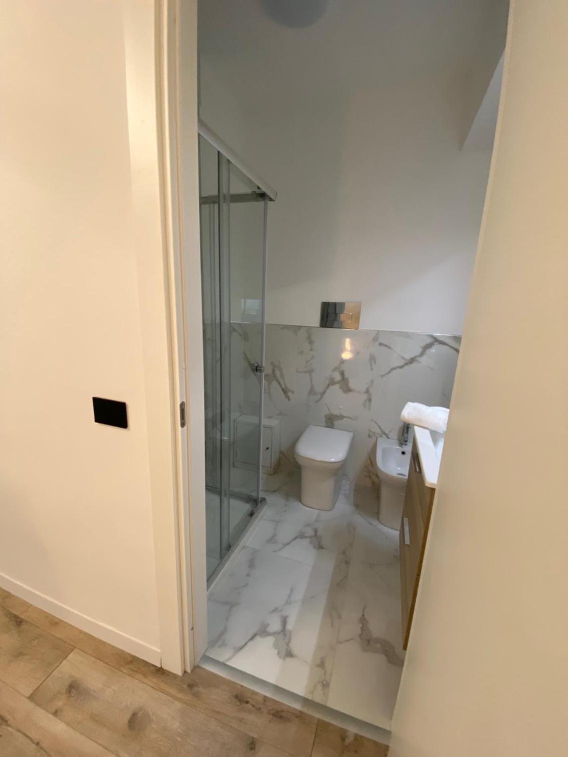 Double Room - Photo 5